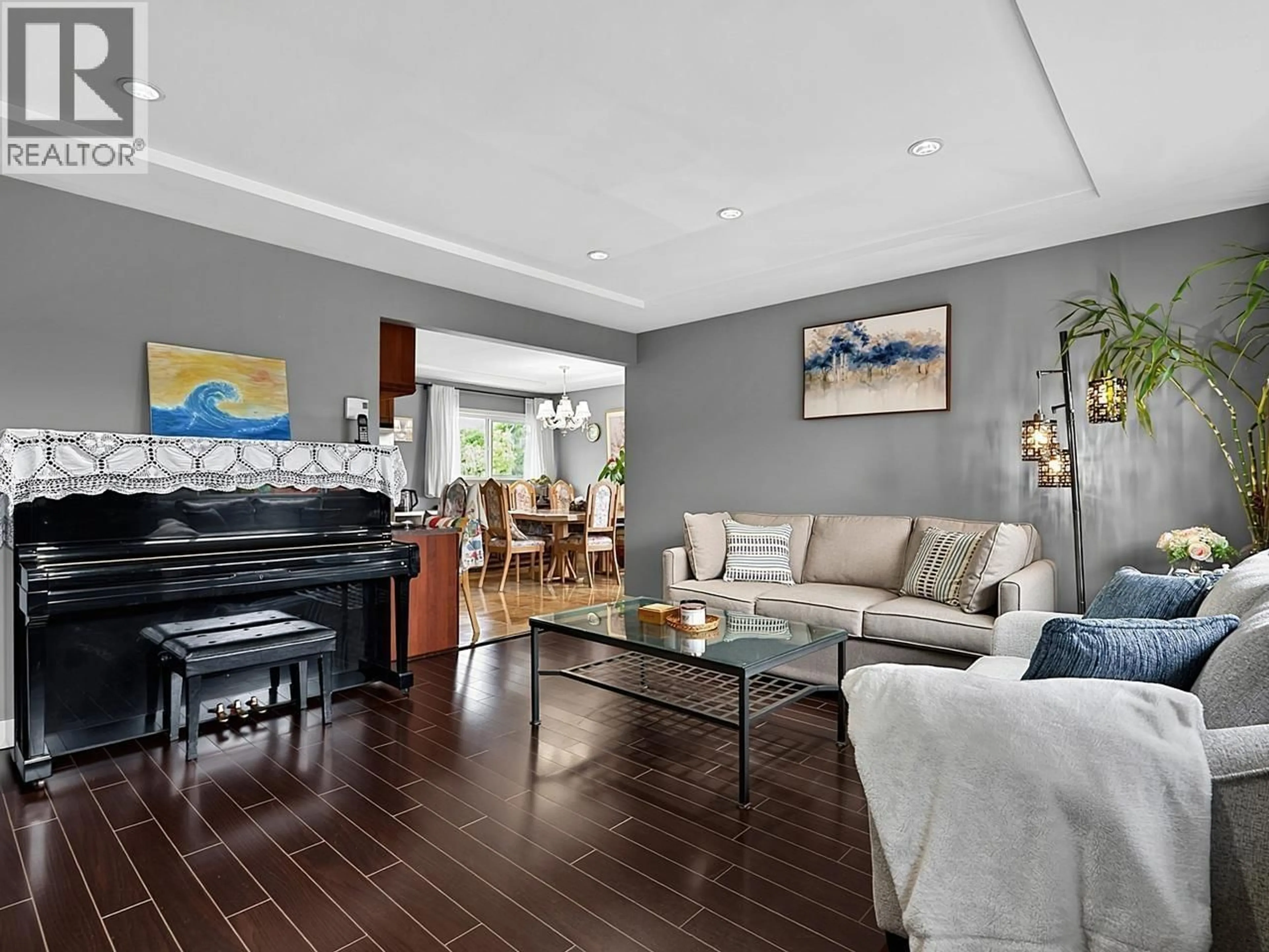 Living room with furniture, unknown for 937 KINSAC STREET, Coquitlam British Columbia V3J4T8