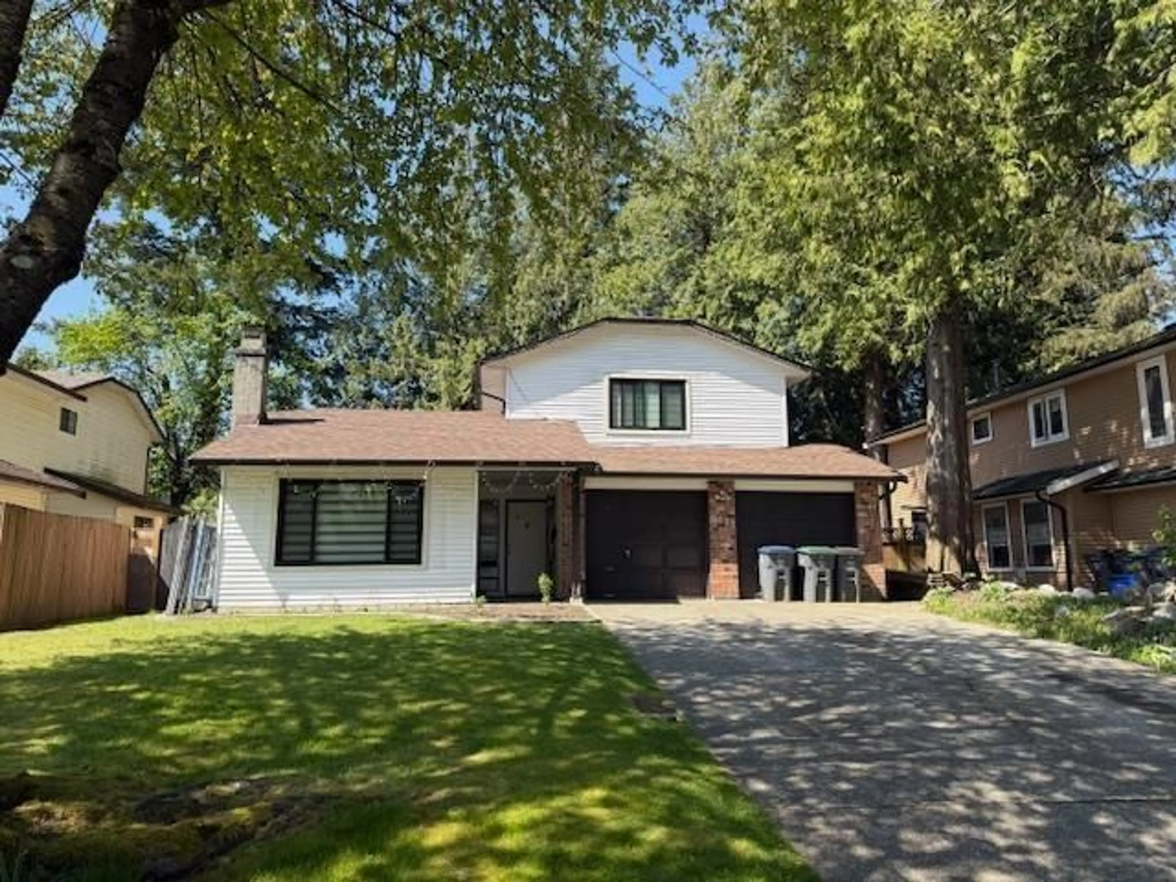 Home with vinyl exterior material, street for 6725 129 STREET, Surrey British Columbia V3W8H8