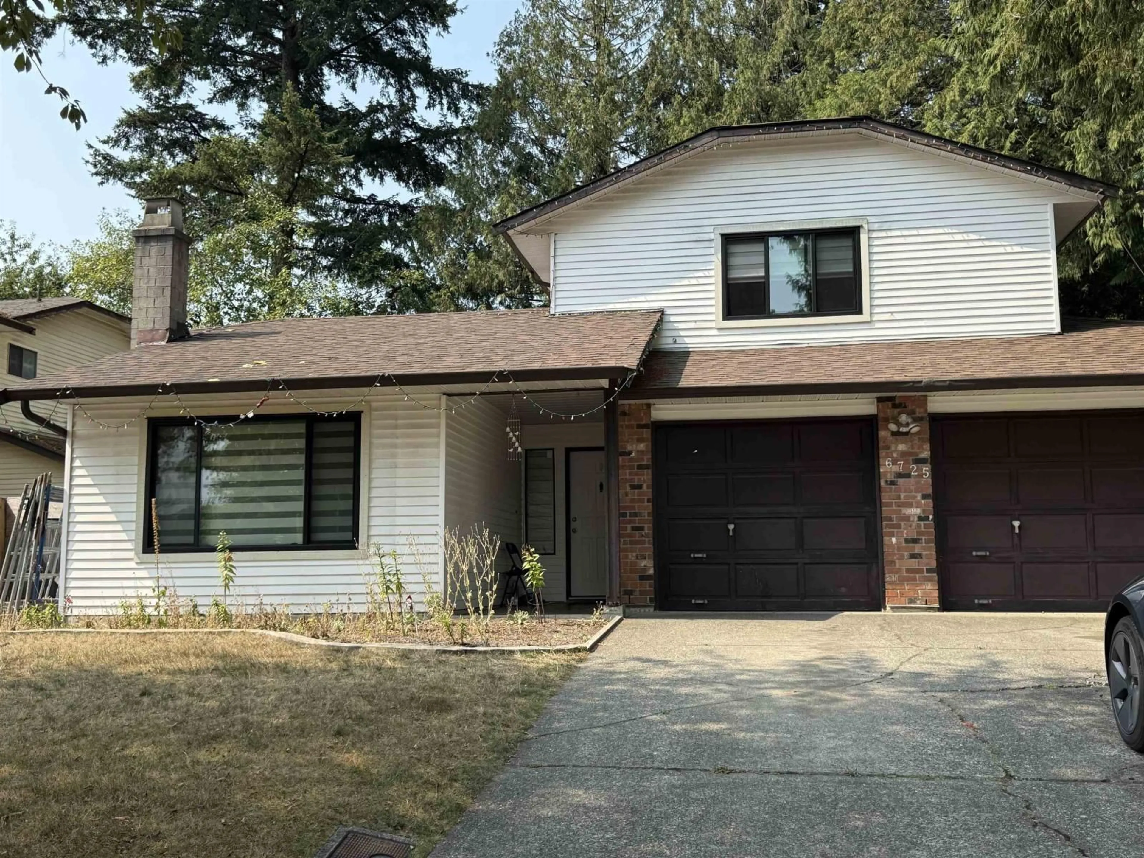Home with vinyl exterior material, street for 6725 129 STREET, Surrey British Columbia V3W8H8