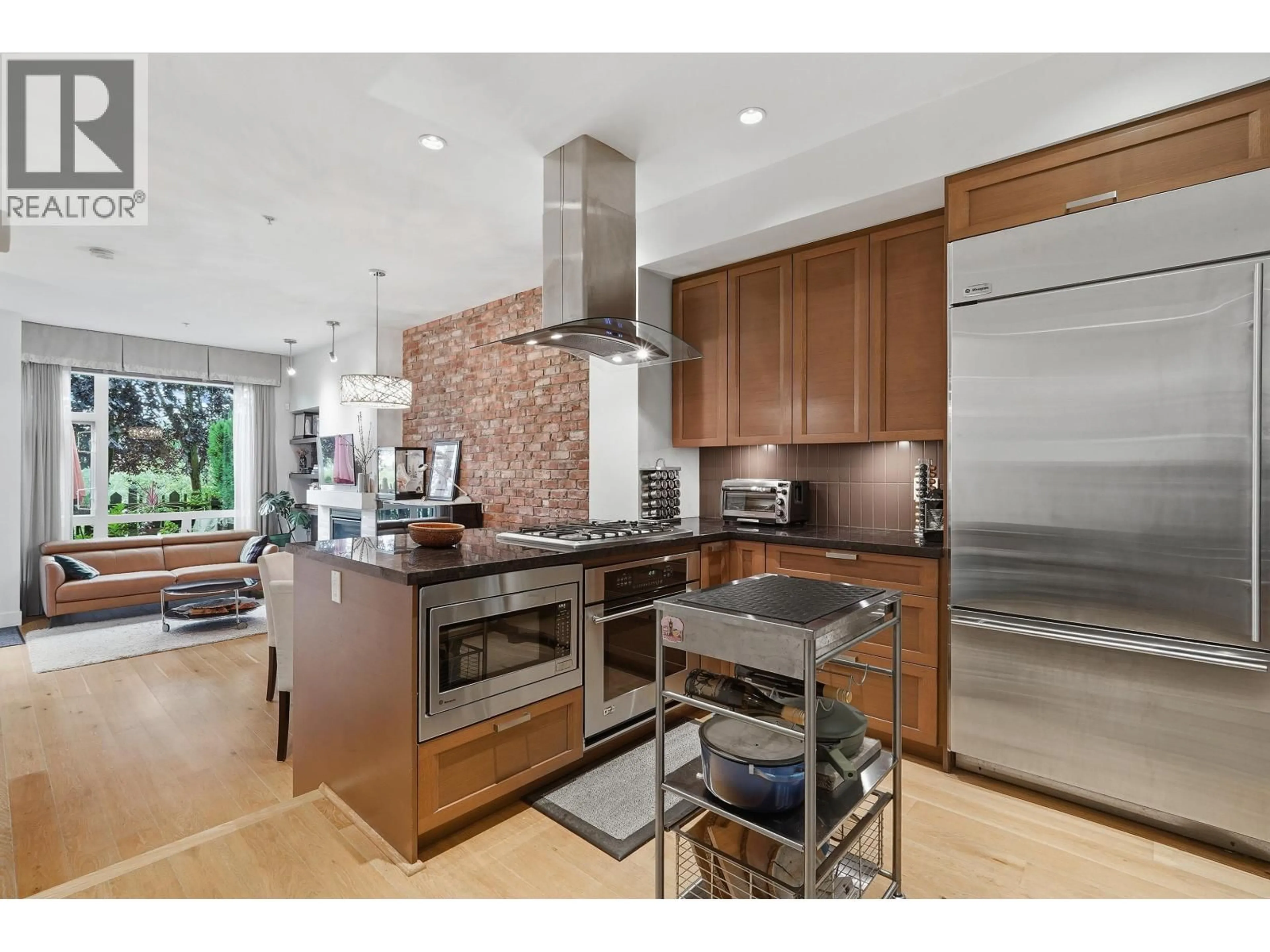 Open concept kitchen, ceramic/tile floor for 27 - 230 SALTER STREET, New Westminster British Columbia V3M0G1