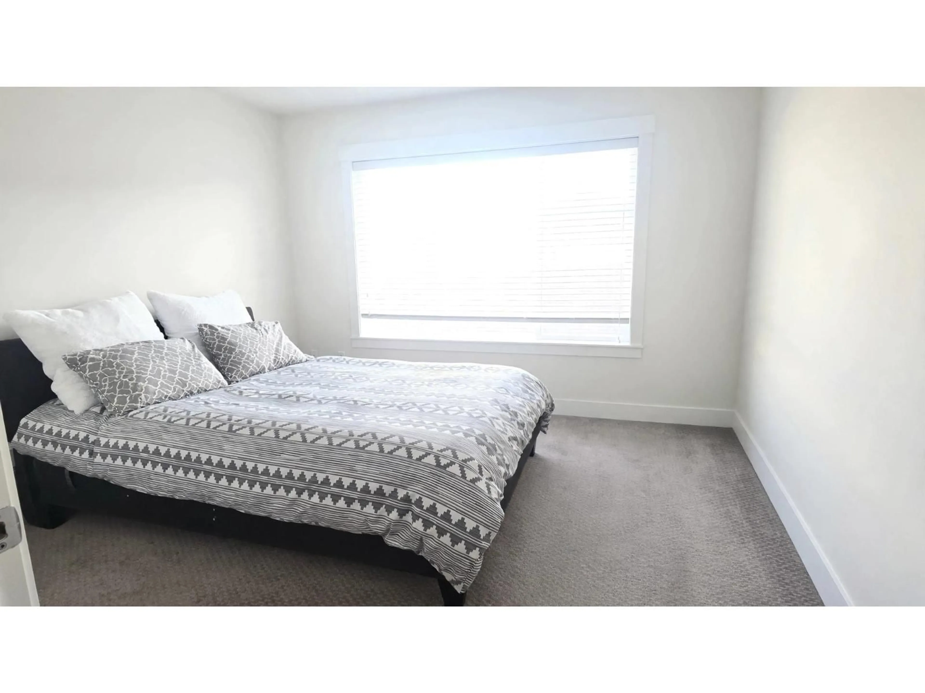 A pic of a room for 4 - 8033 166B STREET, Surrey British Columbia V4N0G7