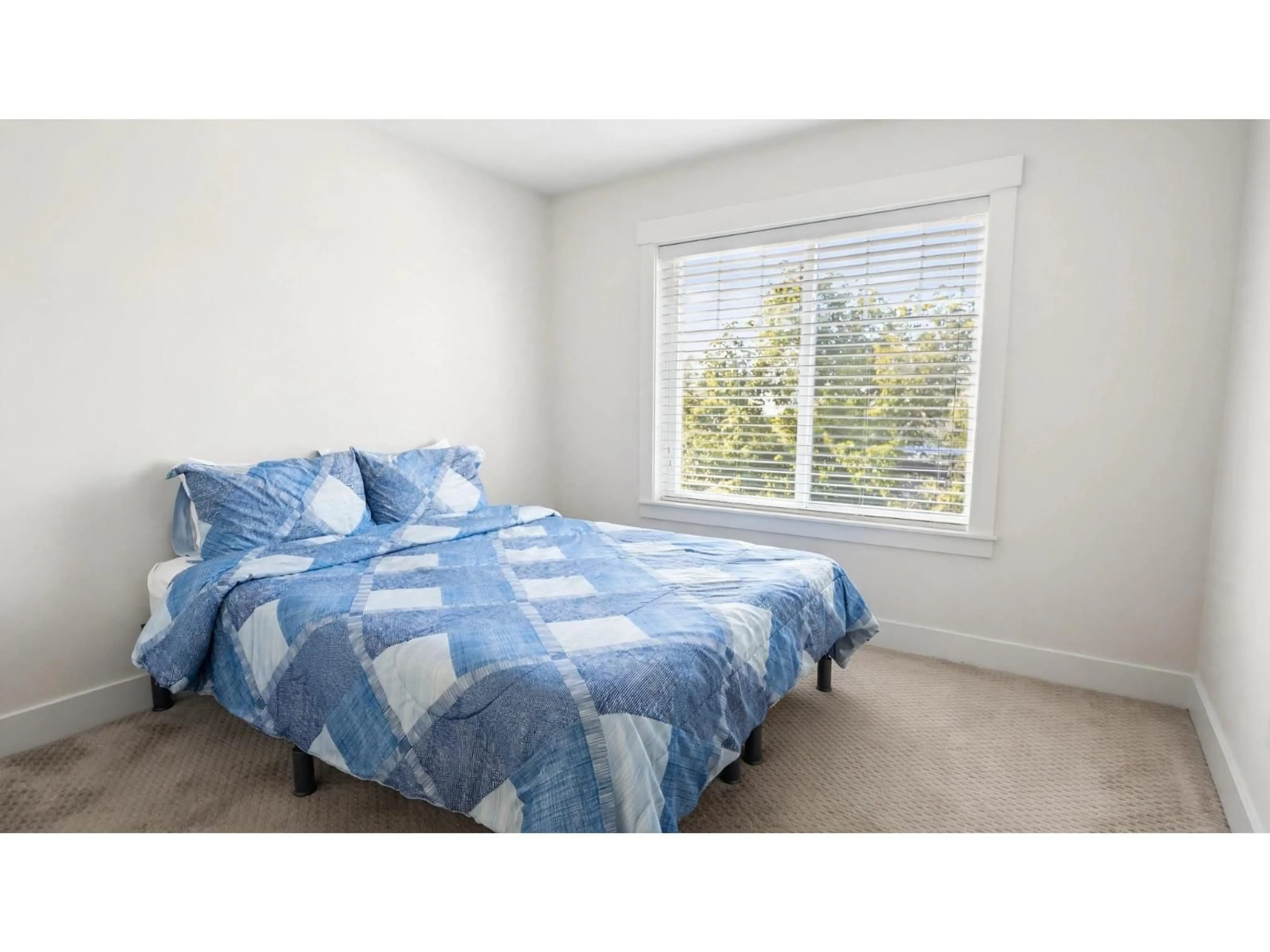 Bedroom with bed, unknown for 4 - 8033 166B STREET, Surrey British Columbia V4N0G7