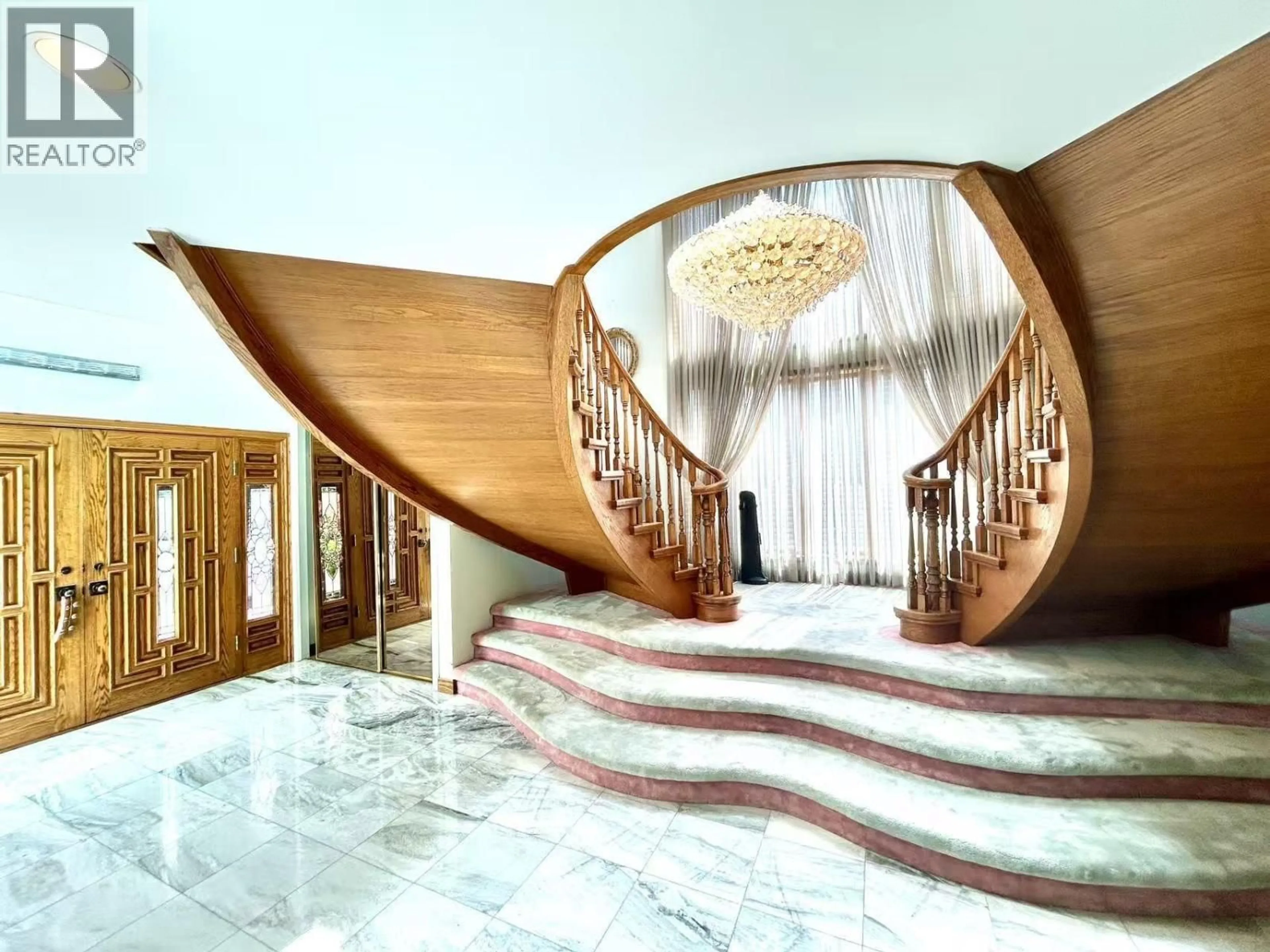 Indoor foyer for 8351 SUNNYWOOD DRIVE, Richmond British Columbia V6Y3G4