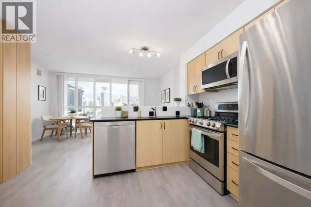 1703 - 63 KEEFER PLACE, Vancouver 3