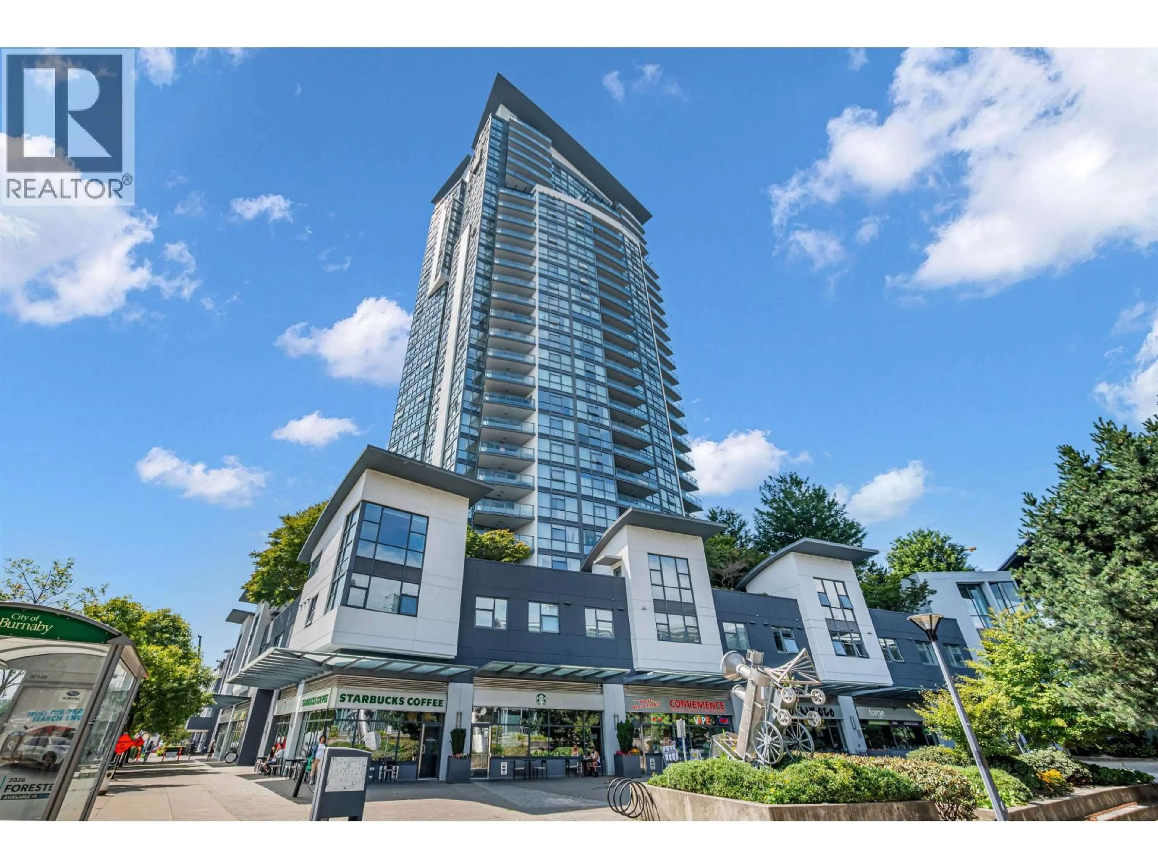 Indoor foyer for 501 - 2225 HOLDOM AVENUE, Burnaby British Columbia V5B0A1