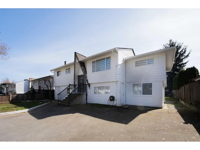 17396 62A AVENUE, Surrey 2