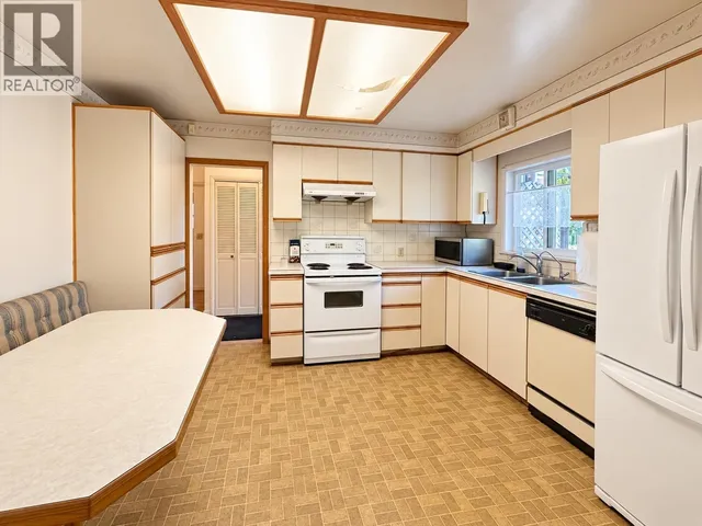 1309 EDINBURGH STREET, New Westminster 4