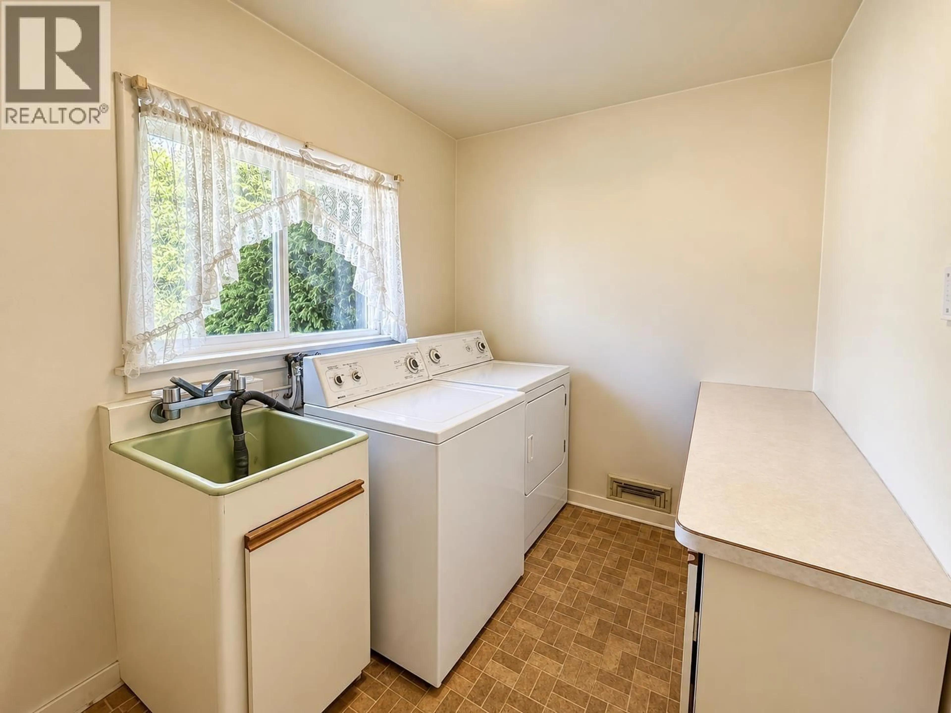 Laundry room for 1309 EDINBURGH STREET, New Westminster British Columbia V3M2W1