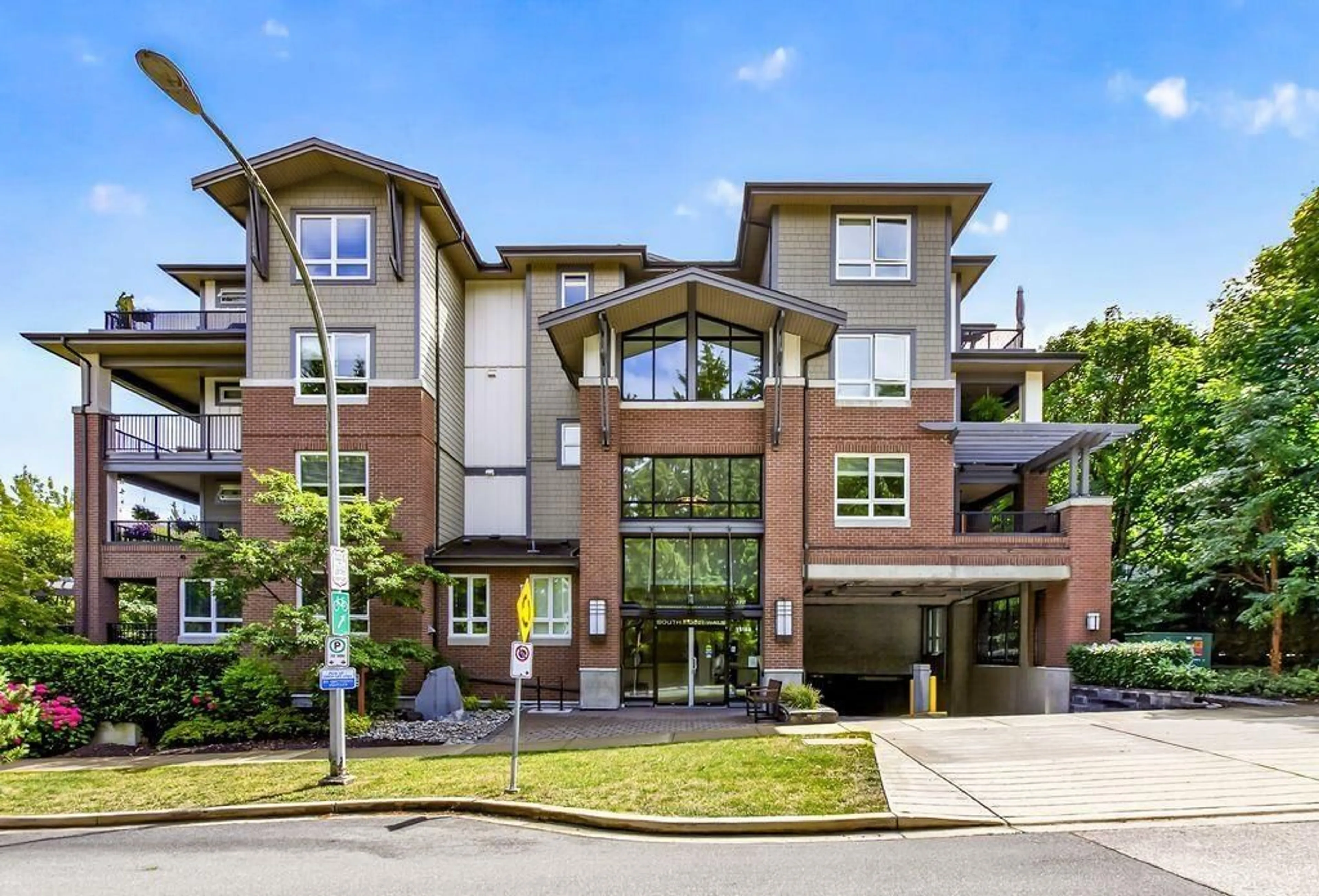 Home with brick exterior material, unknown for 106 - 15188 29A AVENUE, Surrey British Columbia V4P1H1