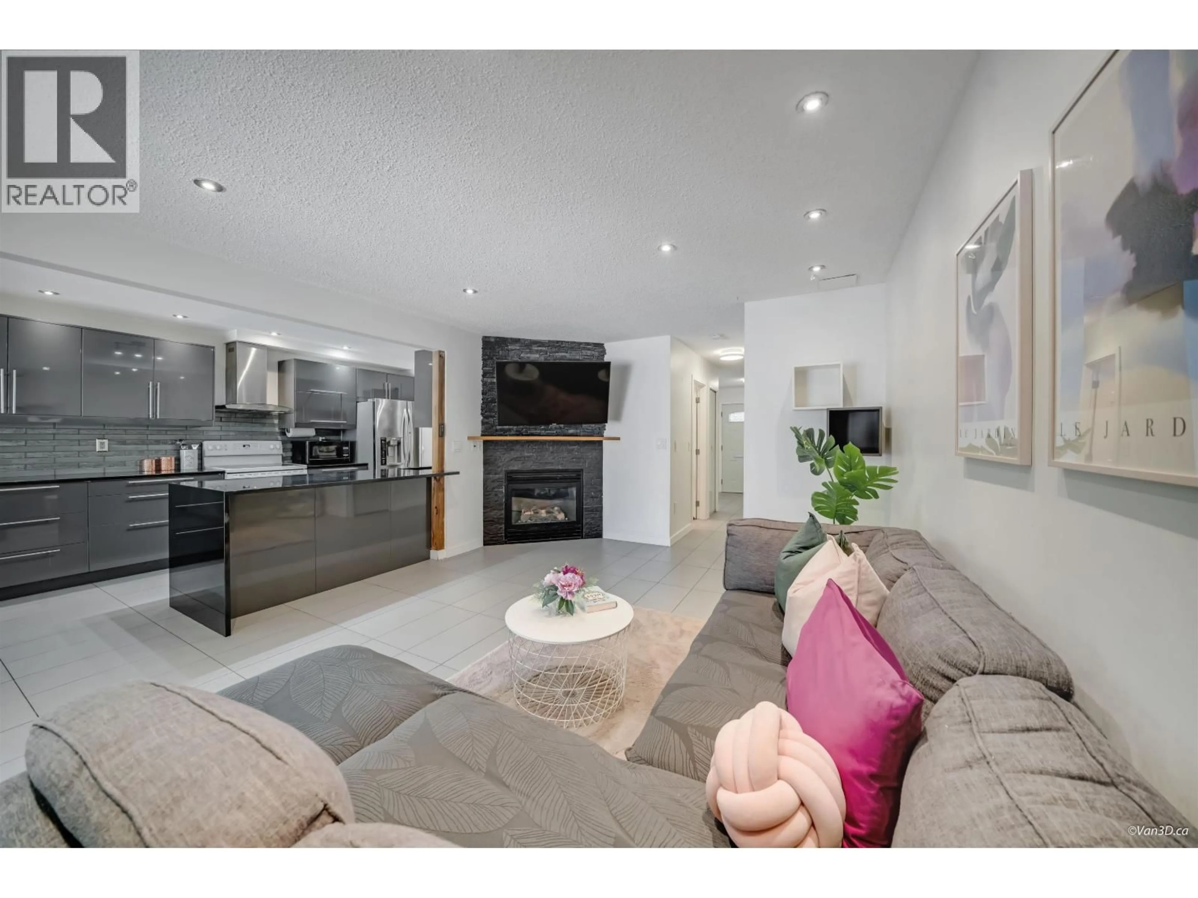 Living room with furniture, unknown for 2535 GORDON AVENUE, Port Coquitlam British Columbia V3C3Z3