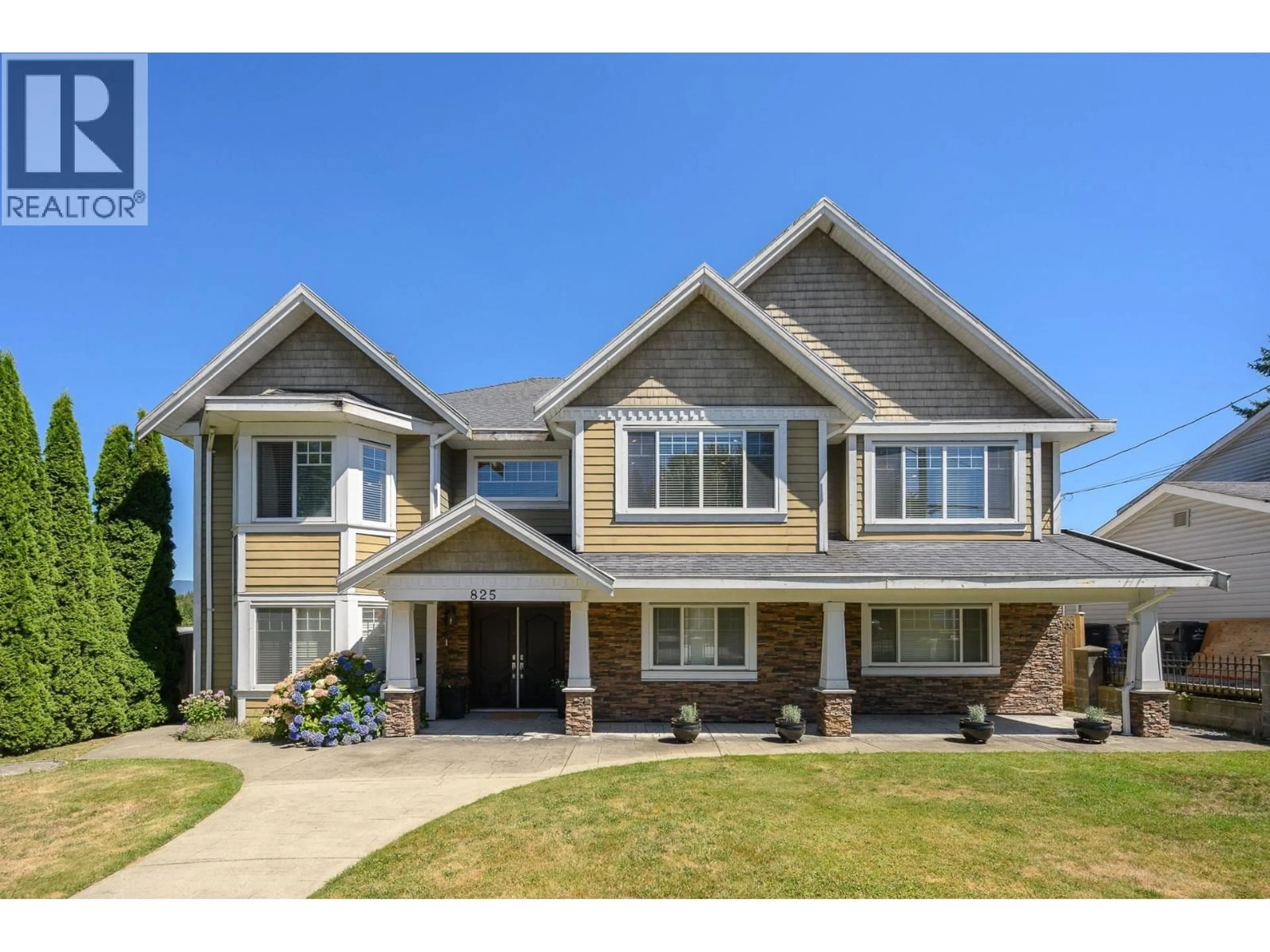 Home with brick exterior material, street for 825 ROBINSON STREET, Coquitlam British Columbia V3J4G4