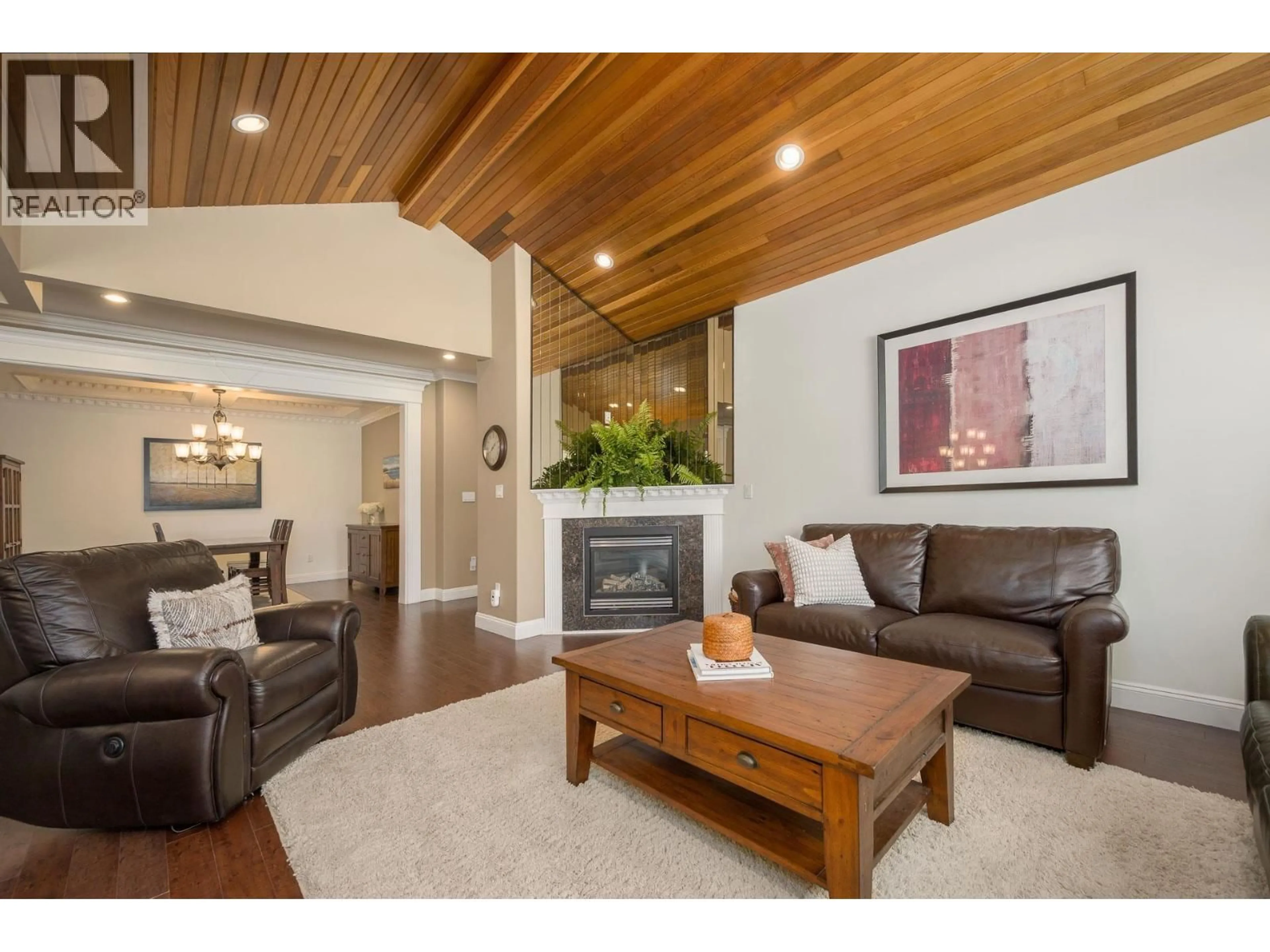 Living room with furniture, wood/laminate floor for 825 ROBINSON STREET, Coquitlam British Columbia V3J4G4