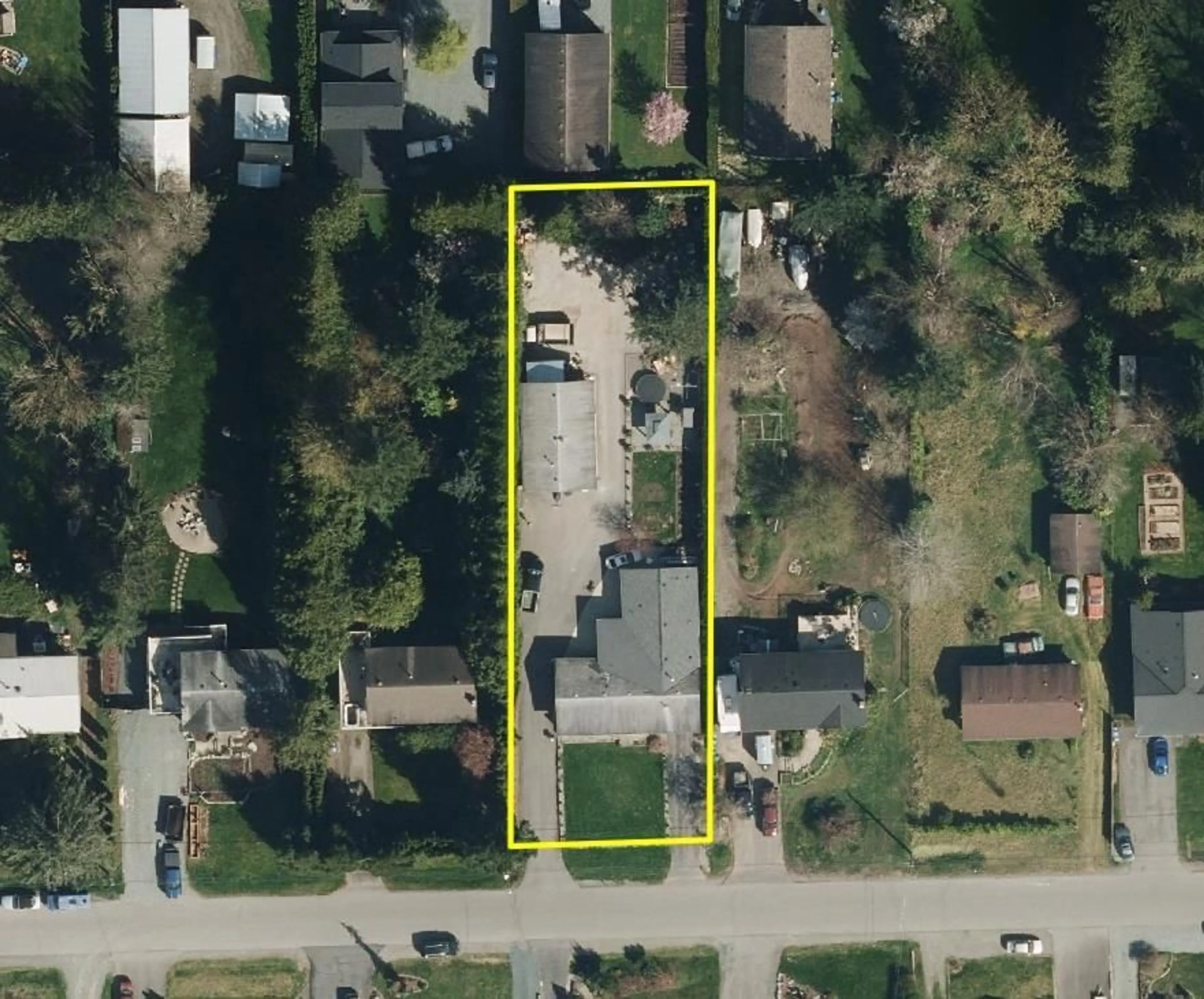 A pic from outside/outdoor area/front of a property/back of a property/a pic from drone, street for 29289 SUNVALLEY CRESCENT, Abbotsford British Columbia V4X1J1