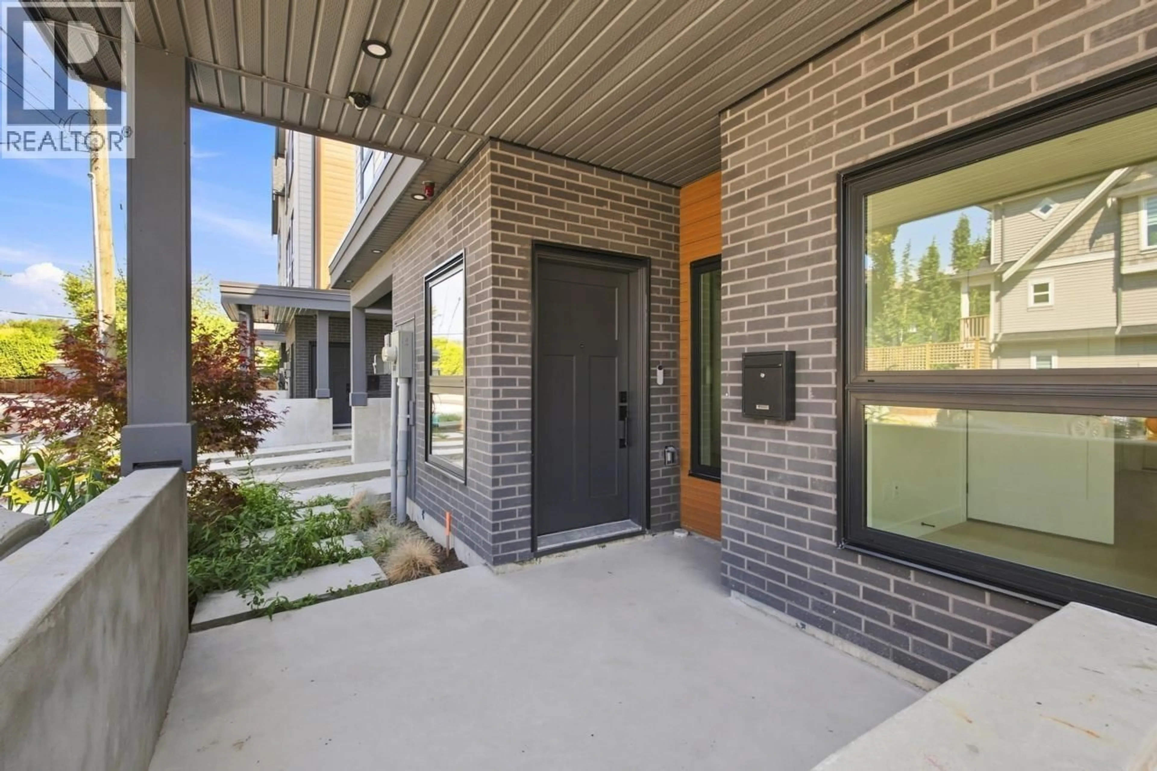 Indoor entryway for 4788 48B STREET, Delta British Columbia V4K2S4