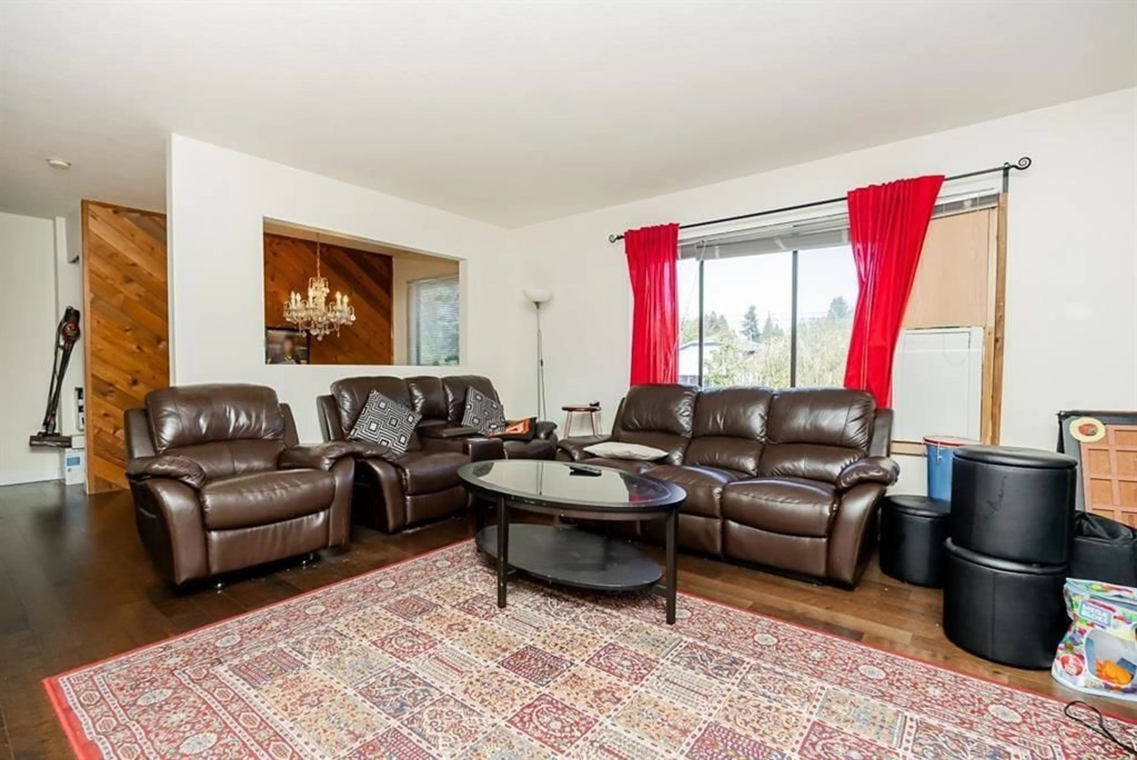 Living room with furniture, unknown for 15097 95 AVENUE, Surrey British Columbia V3R7S3