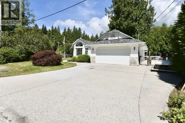 1572 LARCHBERRY WAY, Gibsons 3