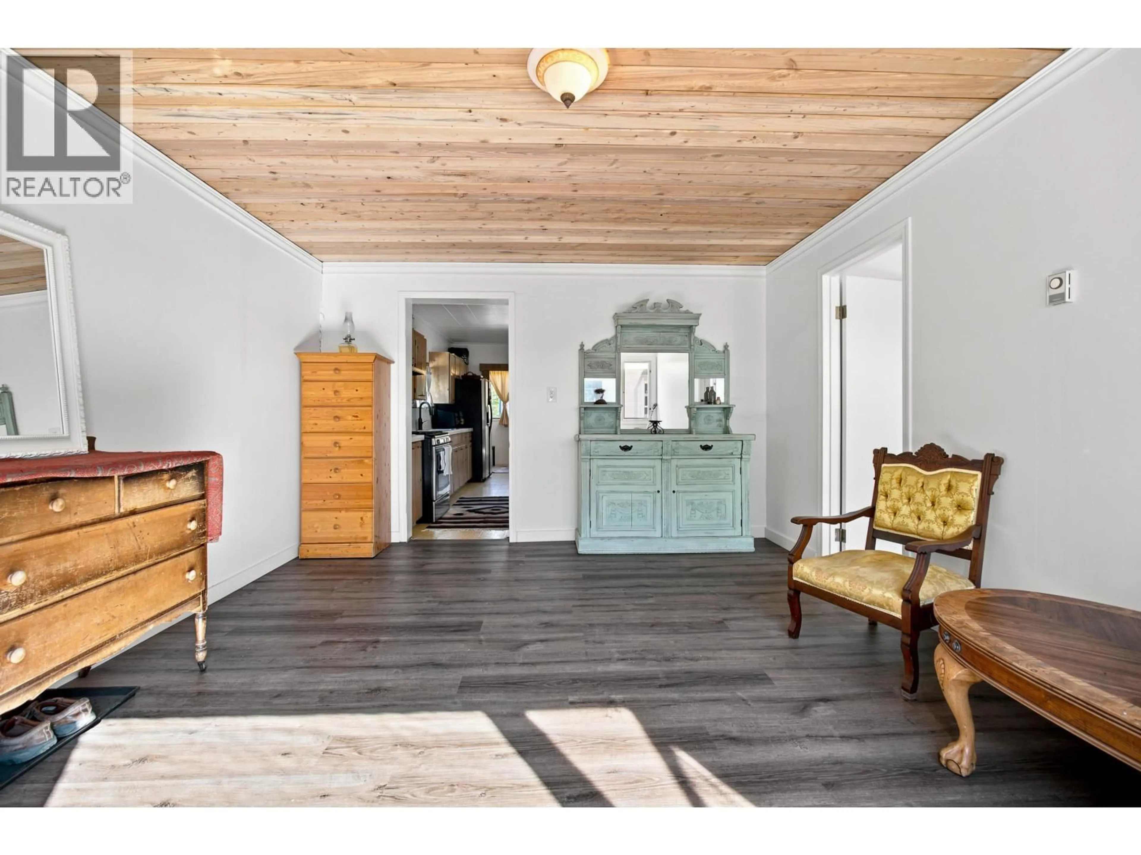 Indoor entryway for 144 CEDARVALE FERRY ROAD, Terrace British Columbia V0J1G0
