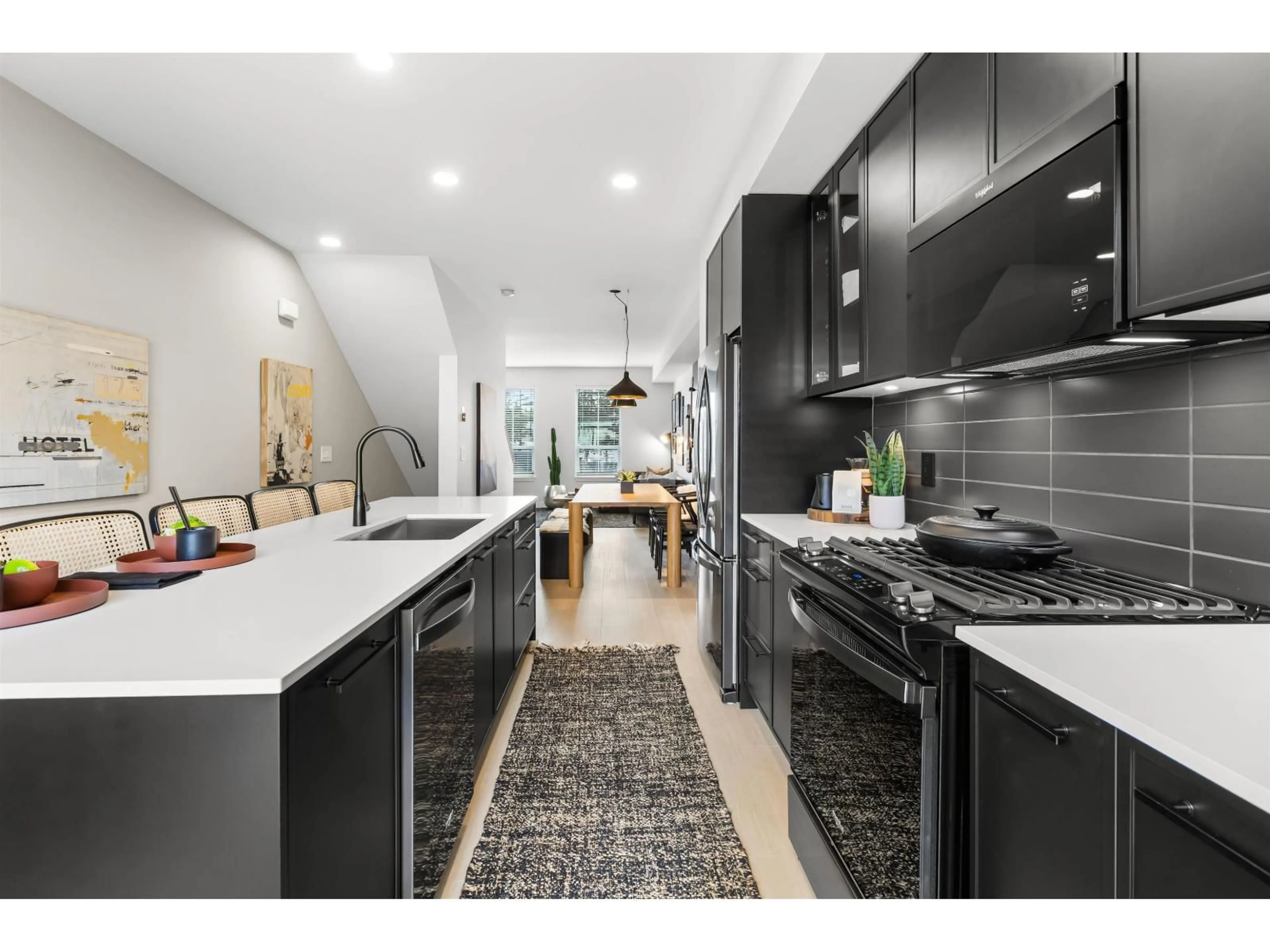 Open concept kitchen, unknown for 3 - 2886 MONTROSE AVENUE, Abbotsford British Columbia V2S0N7