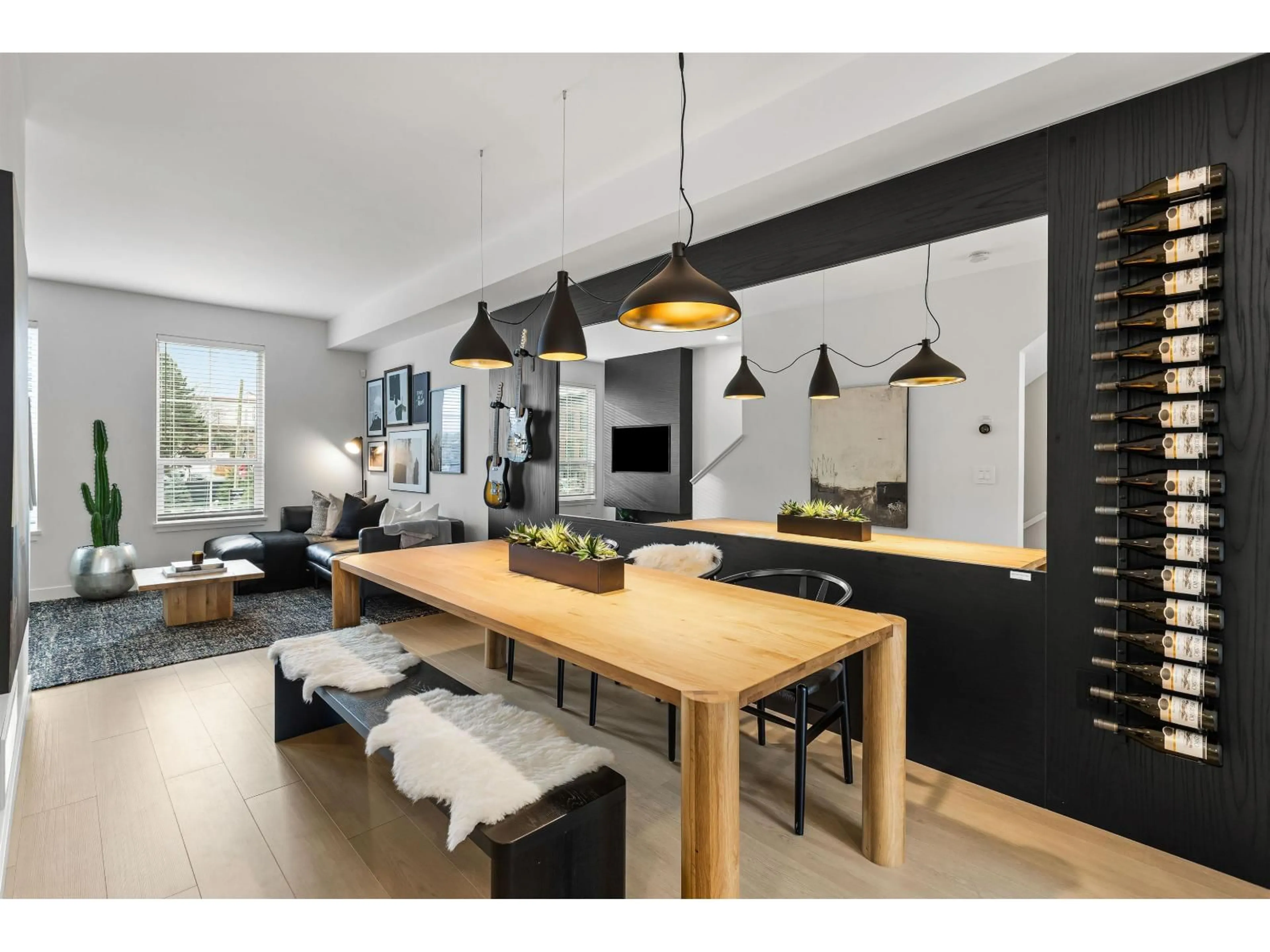 Open concept kitchen, wood/laminate floor for 3 - 2886 MONTROSE AVENUE, Abbotsford British Columbia V2S0N7