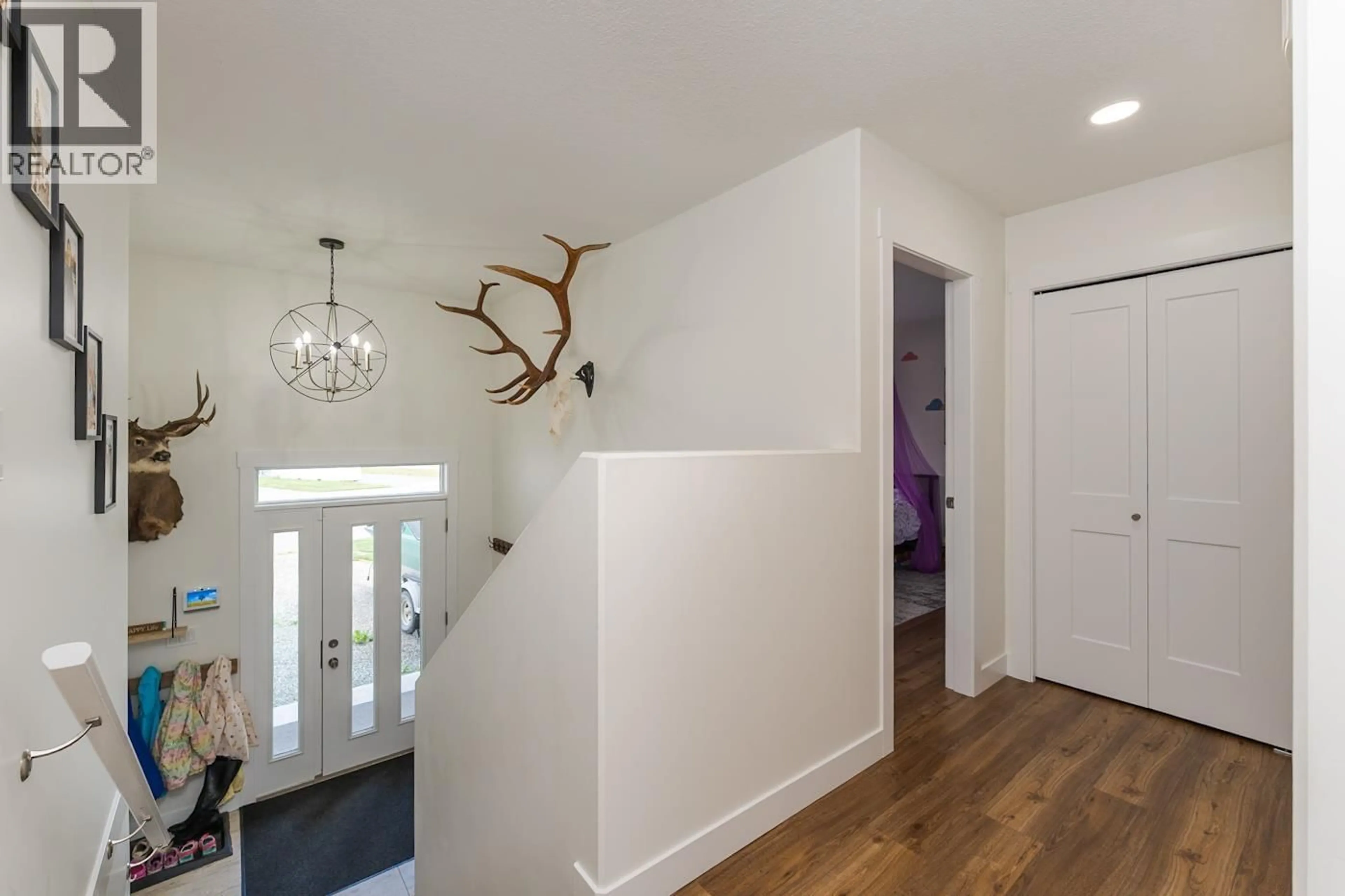 Indoor entryway for 5245 GABLE PLACE, Prince George British Columbia V2K5A6