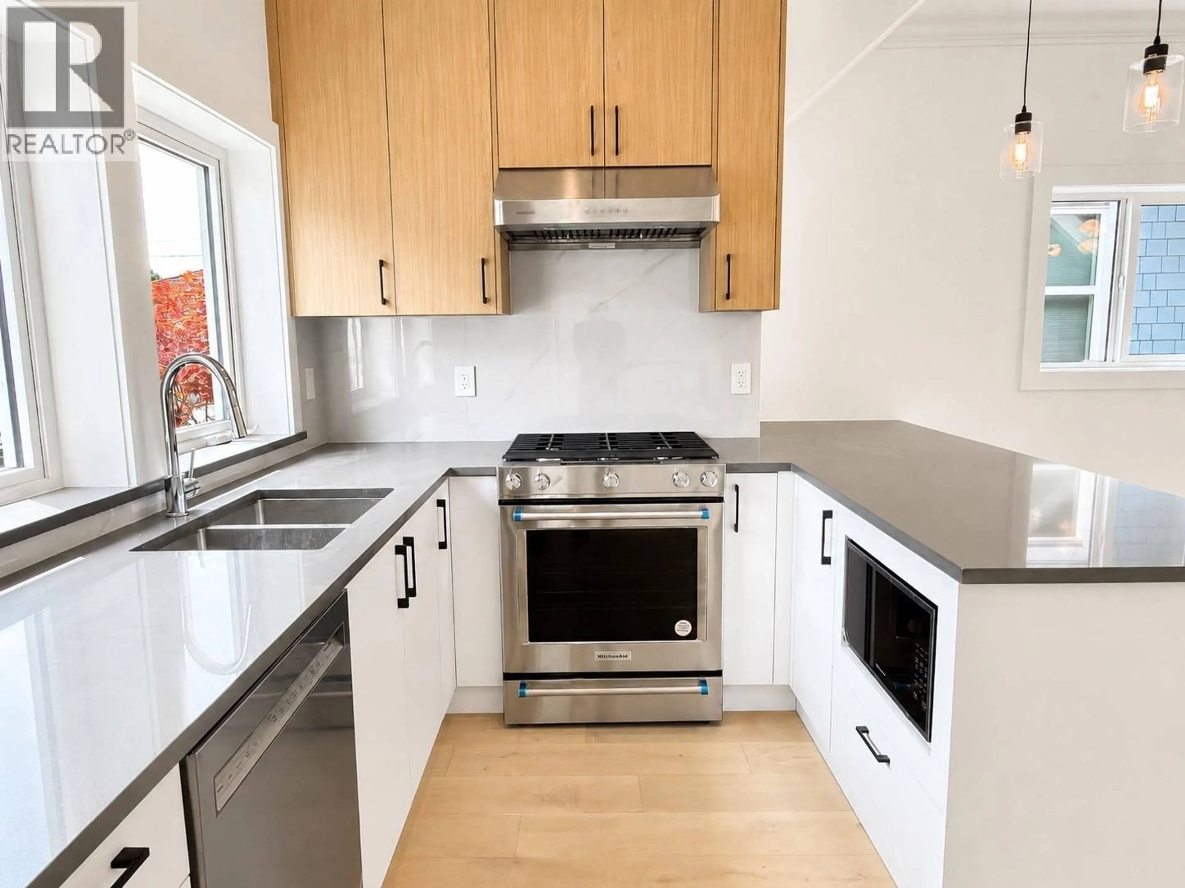 Standard kitchen, unknown for 1421 27TH AVENUE, Vancouver British Columbia V5N2W6