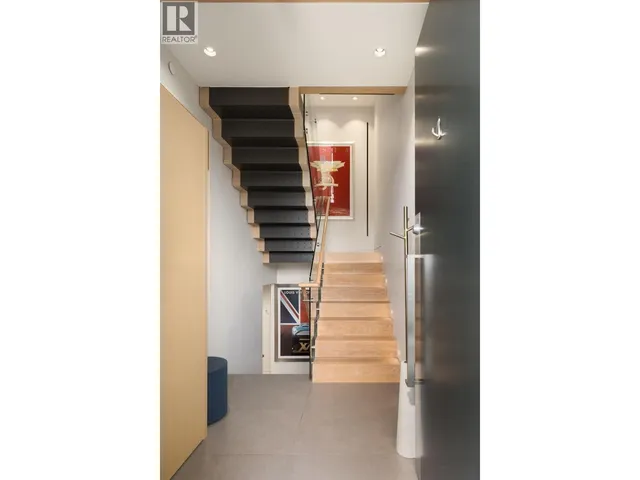 3250 20TH AVENUE, Vancouver 2