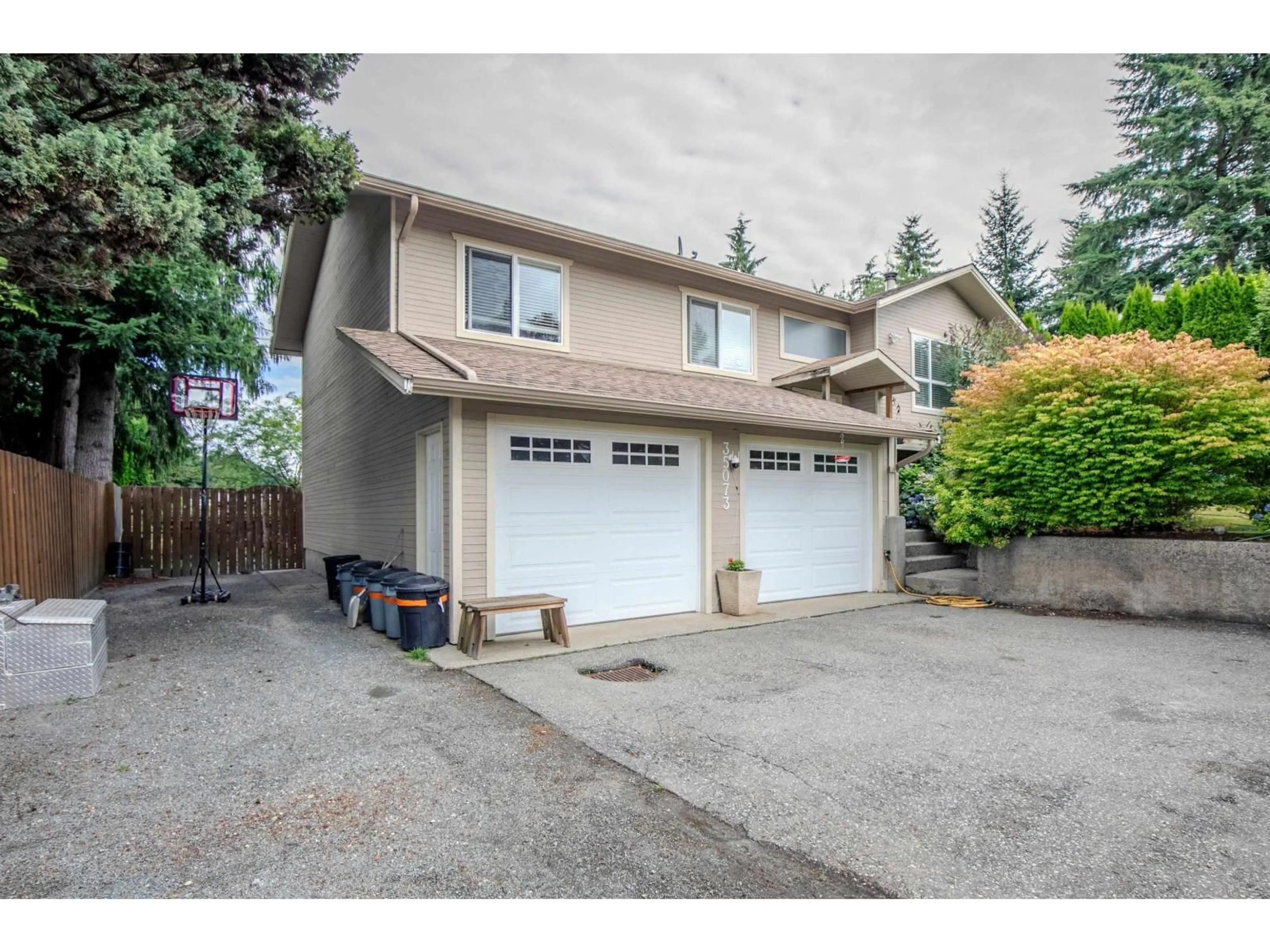Indoor garage for 35073 EWERT AVENUE, Mission British Columbia V2V6S7