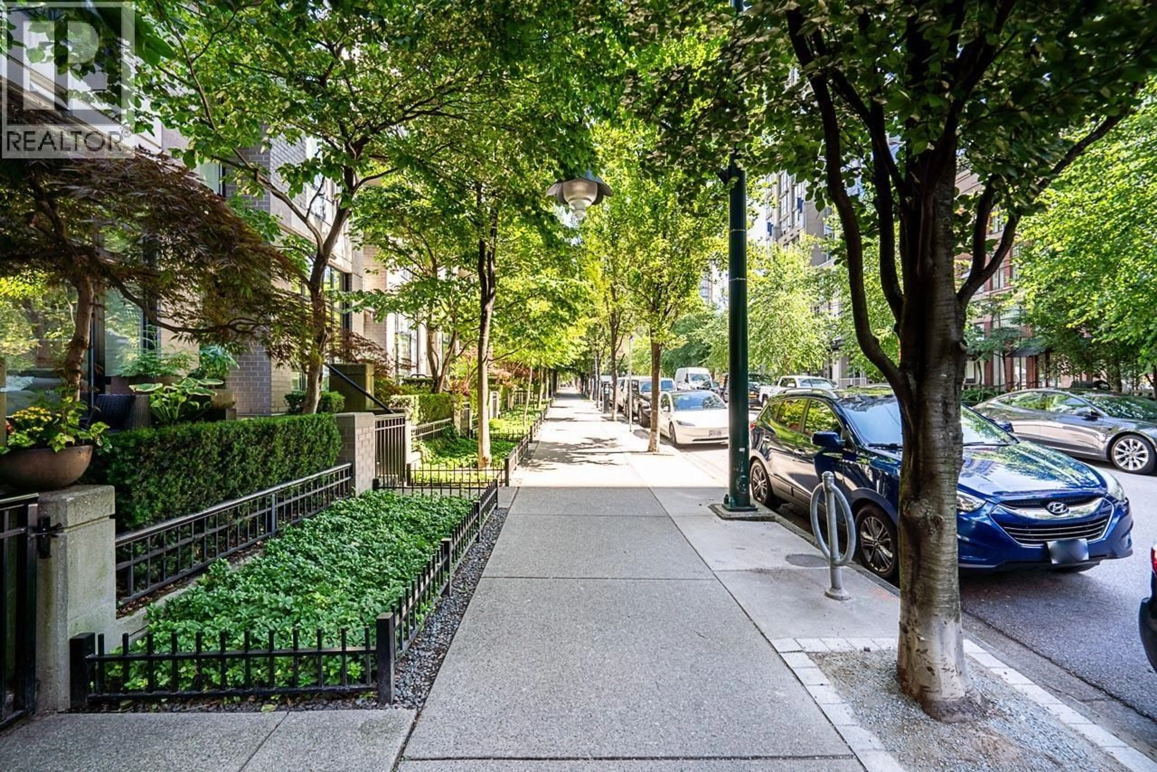 Patio, street for 1261 RICHARDS STREET, Vancouver British Columbia V6B3G3