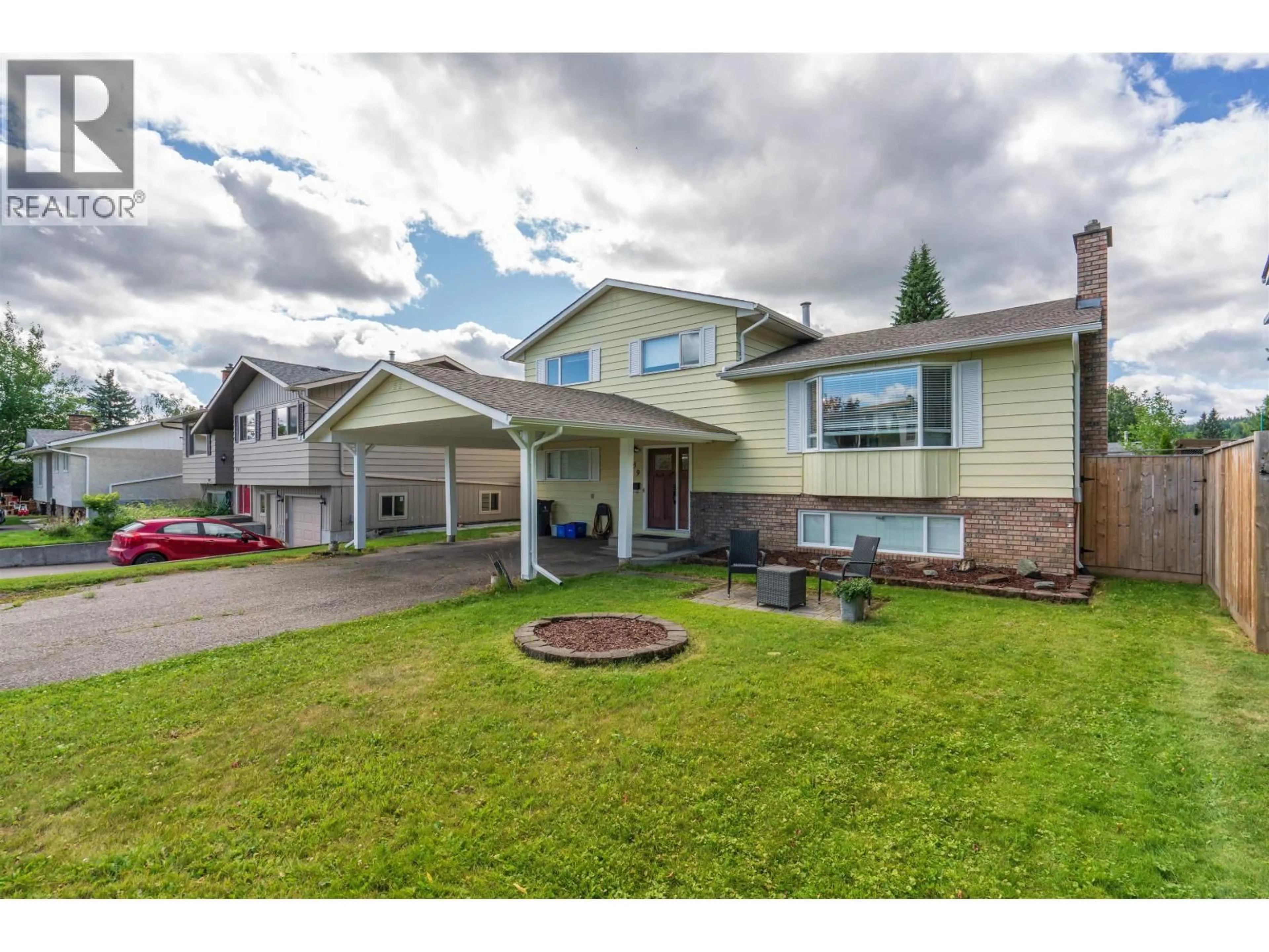 Home with vinyl exterior material, street for 389 NEFF CRESCENT, Prince George British Columbia V2M6M8