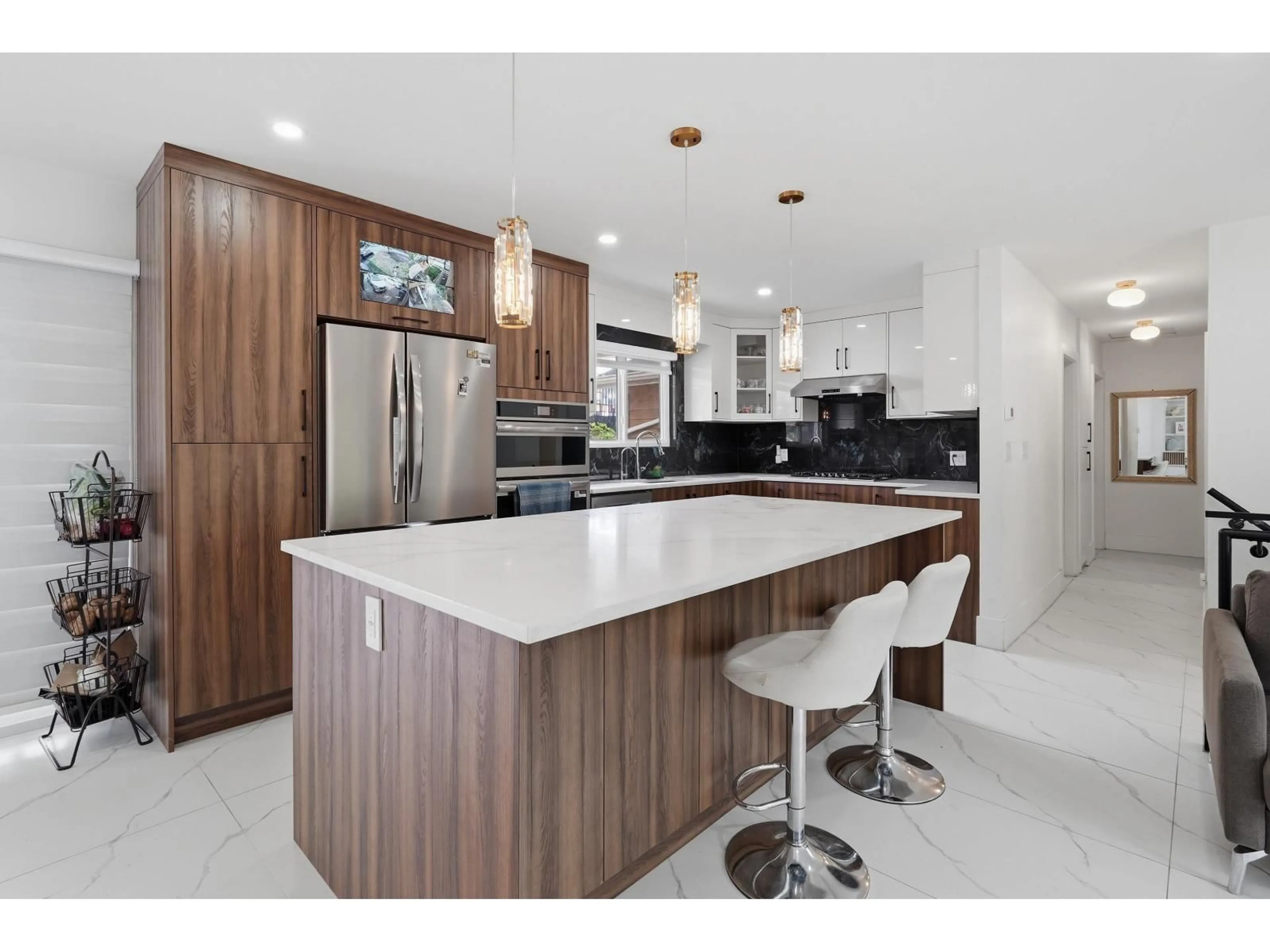 Contemporary kitchen, unknown for 17886 59A AVENUE, Surrey British Columbia V3S1R1