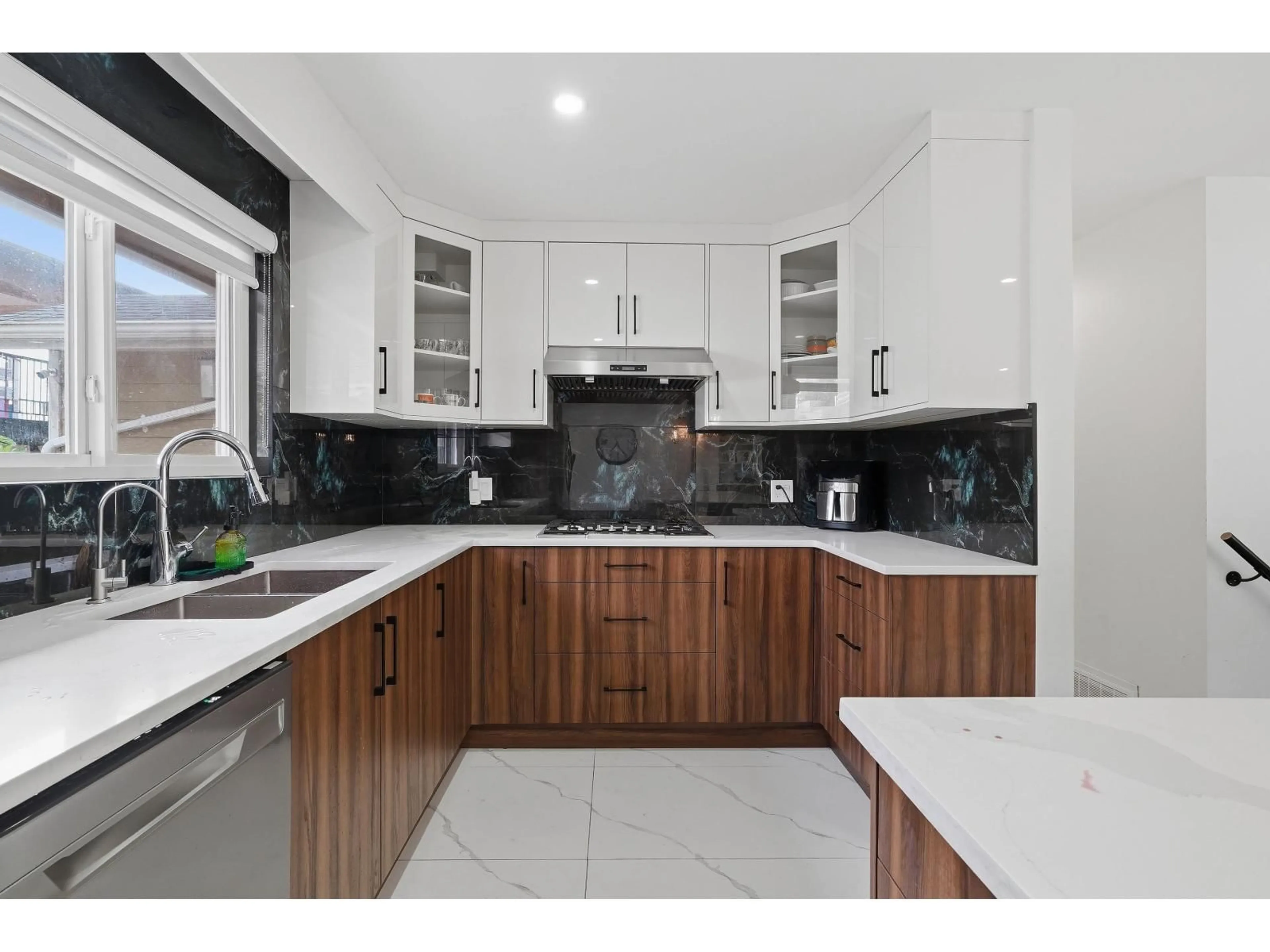 Unknown for 17886 59A AVENUE, Surrey British Columbia V3S1R1