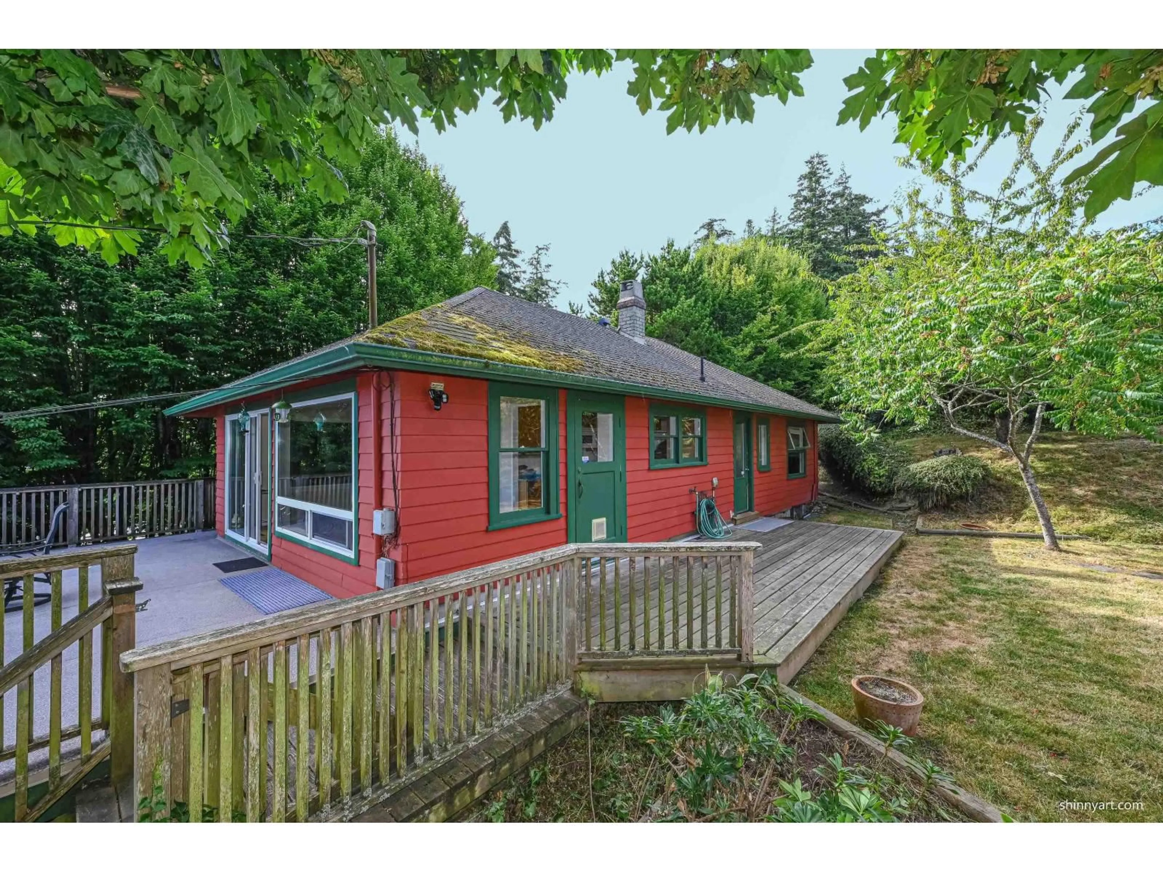A pic from outside/outdoor area/front of a property/back of a property/a pic from drone, unknown for 14249 MARINE DRIVE, White Rock British Columbia V4B1A9
