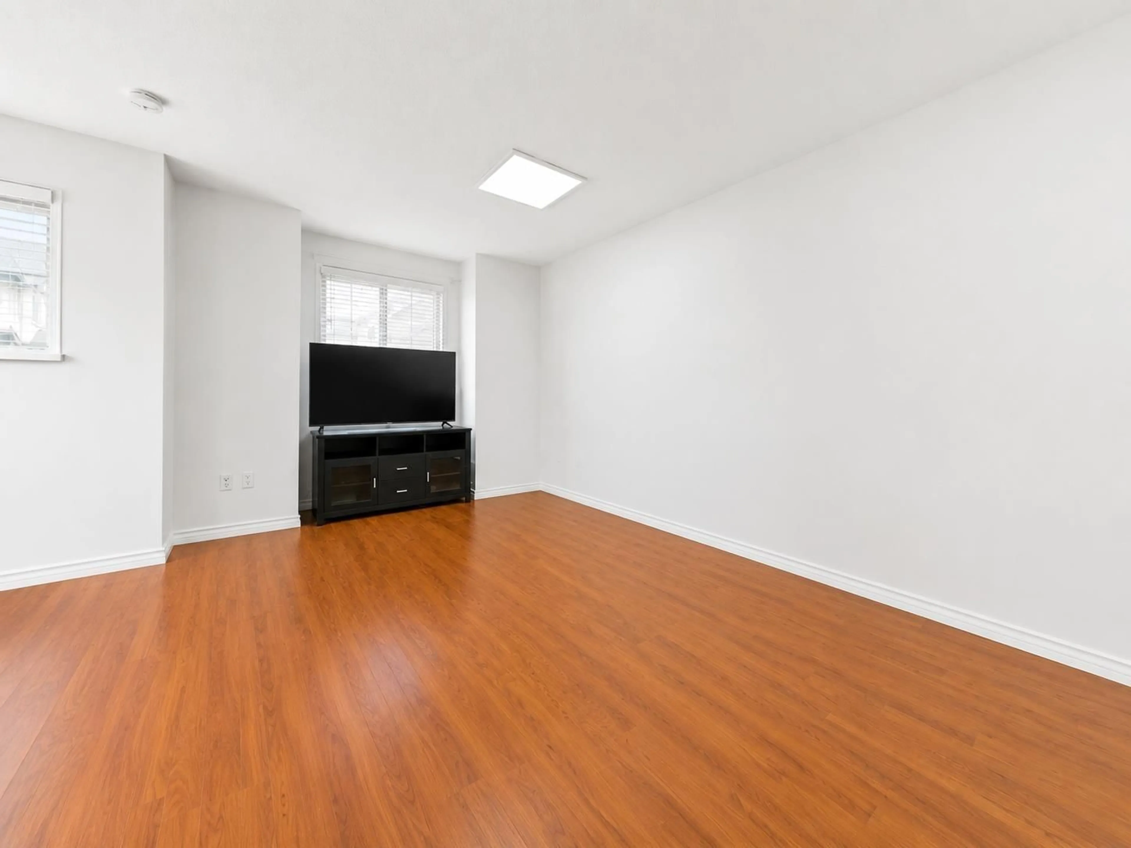 A pic of a room for 15 - 14855 100 AVENUE, Surrey British Columbia V3R2W1