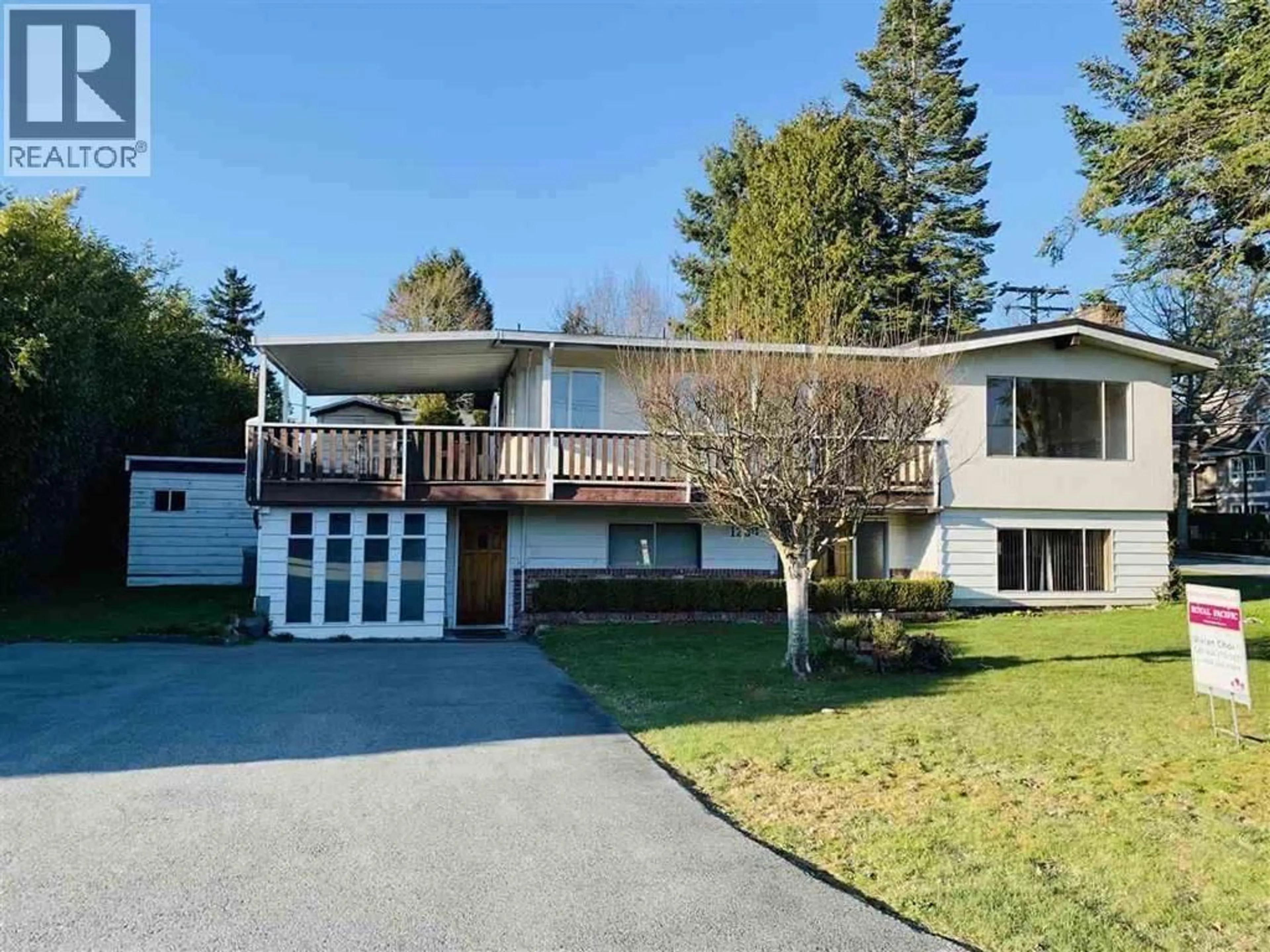 A pic from outside/outdoor area/front of a property/back of a property/a pic from drone, street for 1230 MALVERN PLACE, Delta British Columbia V4M3H7