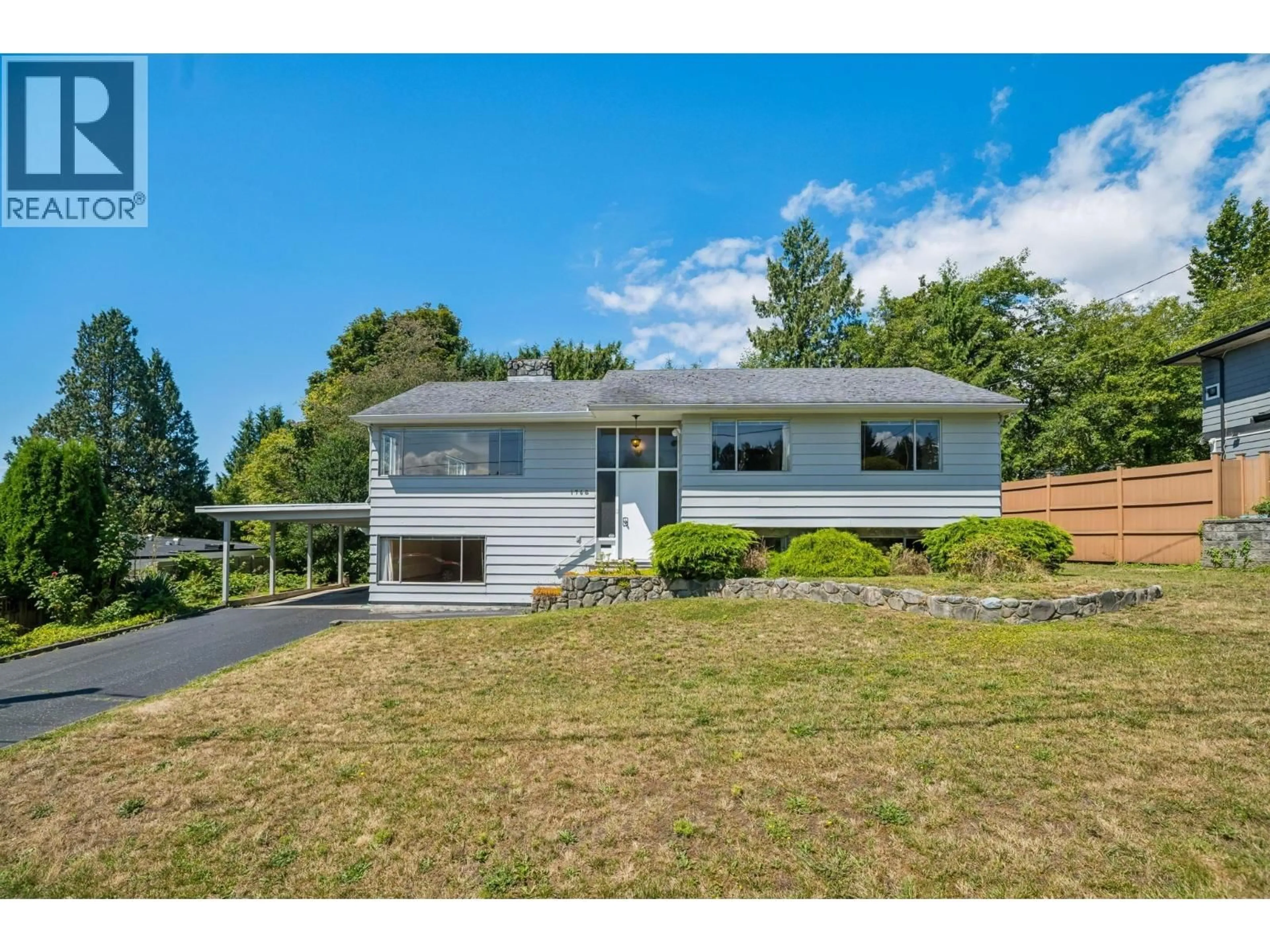 A pic from outside/outdoor area/front of a property/back of a property/a pic from drone, water/lake/river/ocean view for 1768 OTTAWA PLACE, West Vancouver British Columbia V7V2T7