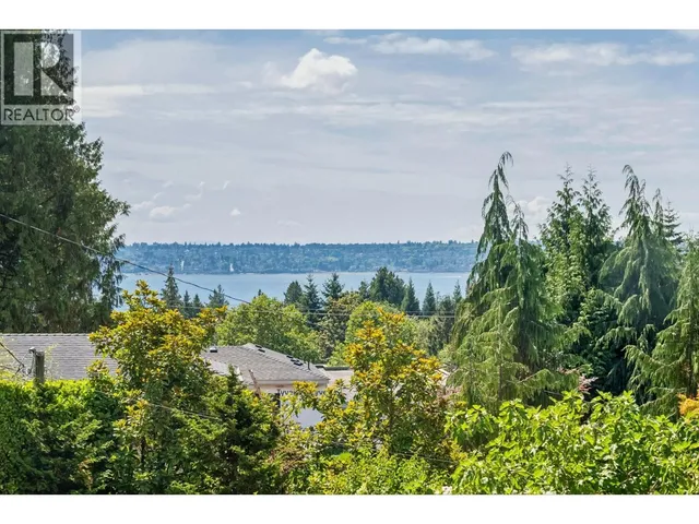 1768 OTTAWA PLACE, West Vancouver 3