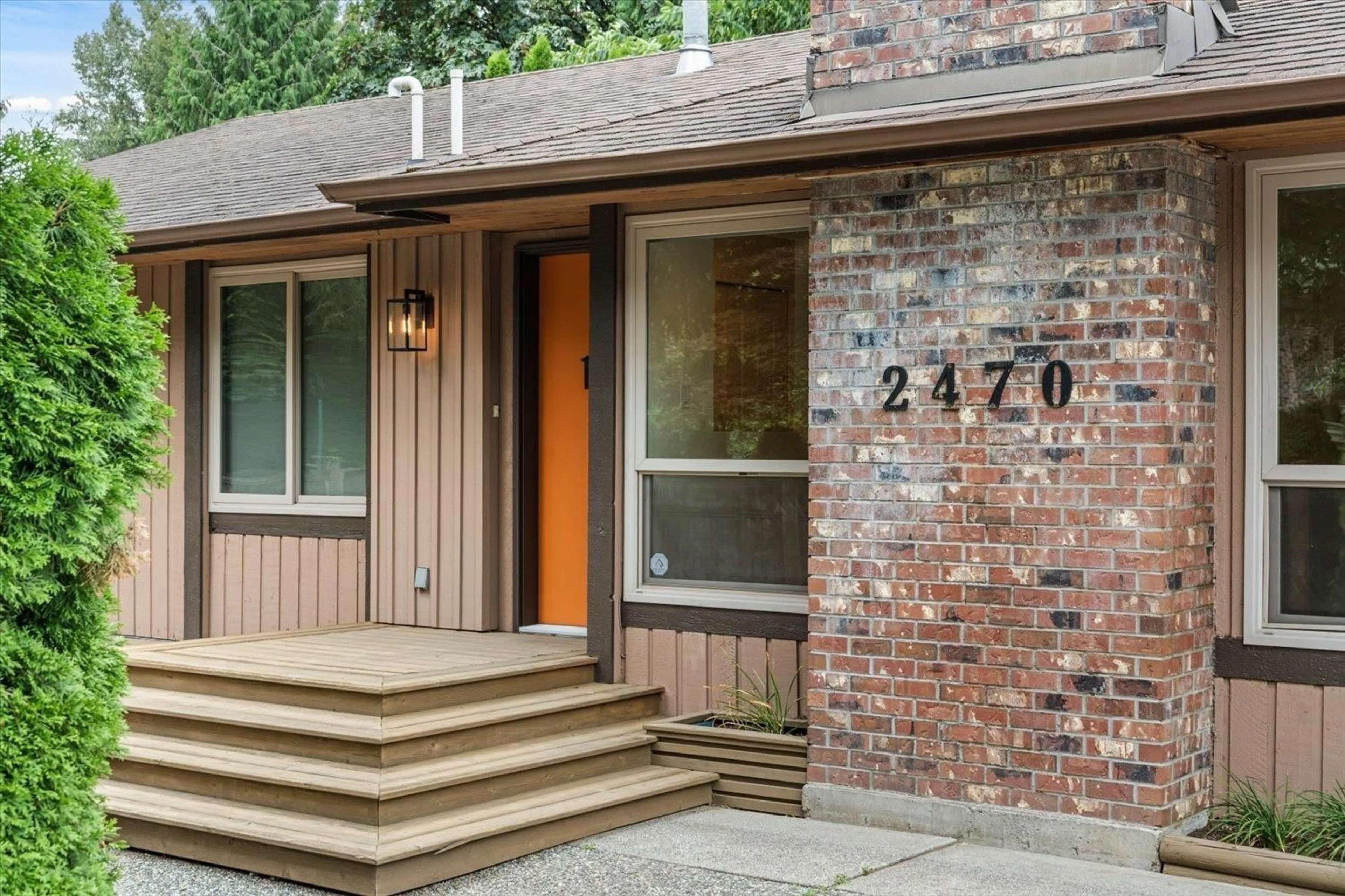 Home with brick exterior material, street for 2470 WOODSTOCK DRIVE, Abbotsford British Columbia V3G2B6