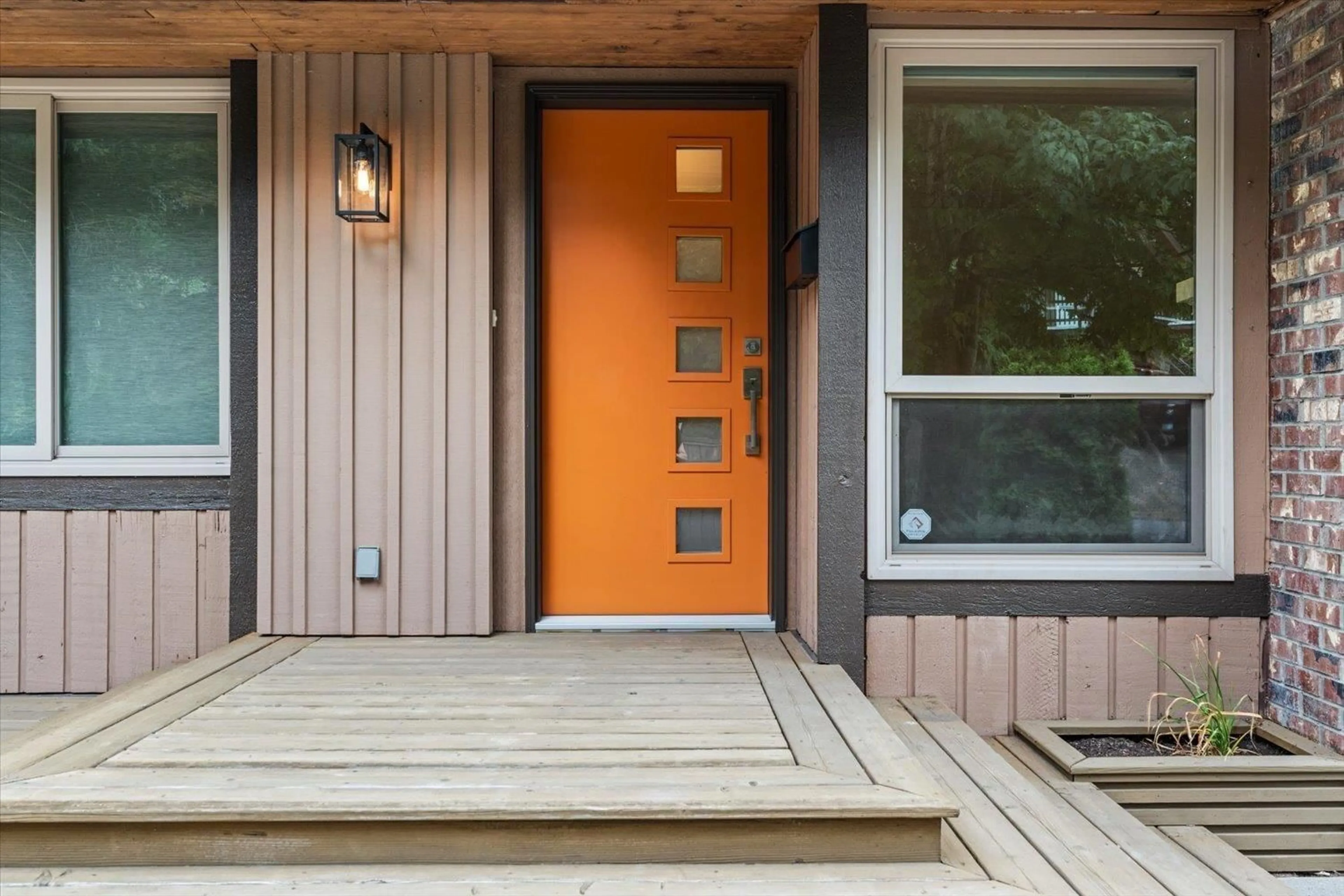 Home with vinyl exterior material, street for 2470 WOODSTOCK DRIVE, Abbotsford British Columbia V3G2B6