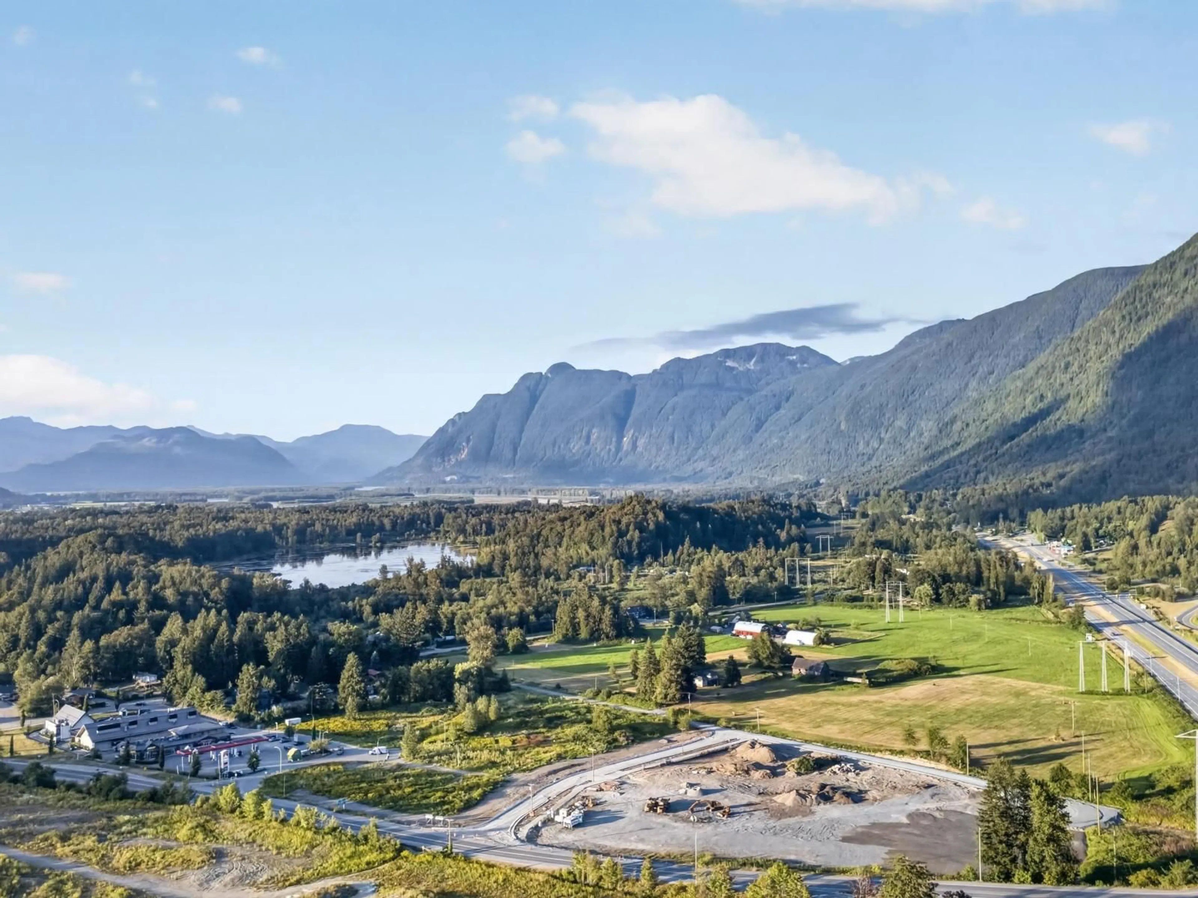A pic from outside/outdoor area/front of a property/back of a property/a pic from drone, mountain view for 10013 TRILLIUM WAY, Chilliwack British Columbia V0X1X1