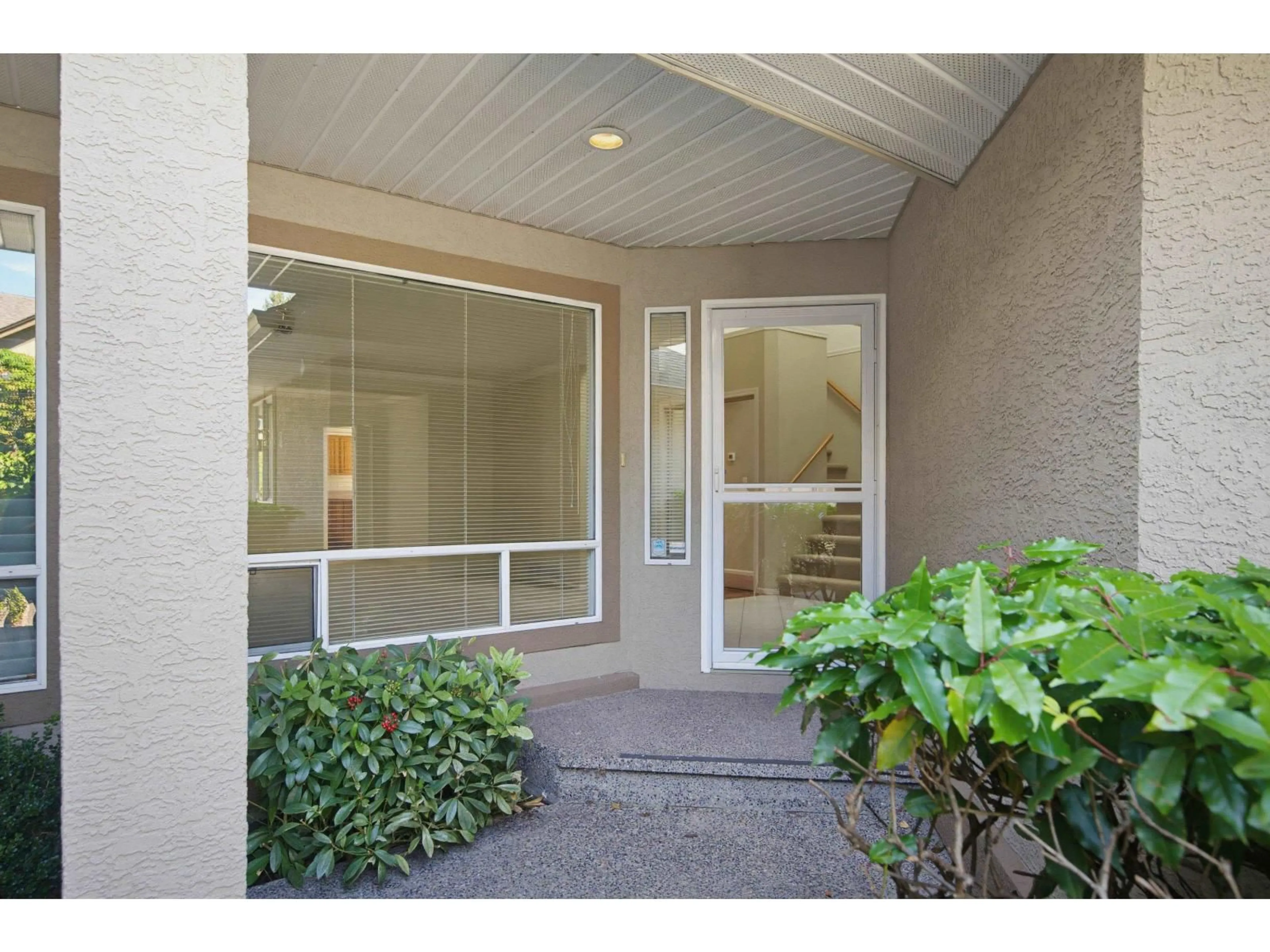 Indoor entryway for 107 - 15988 83 AVENUE, Surrey British Columbia V4N0P9