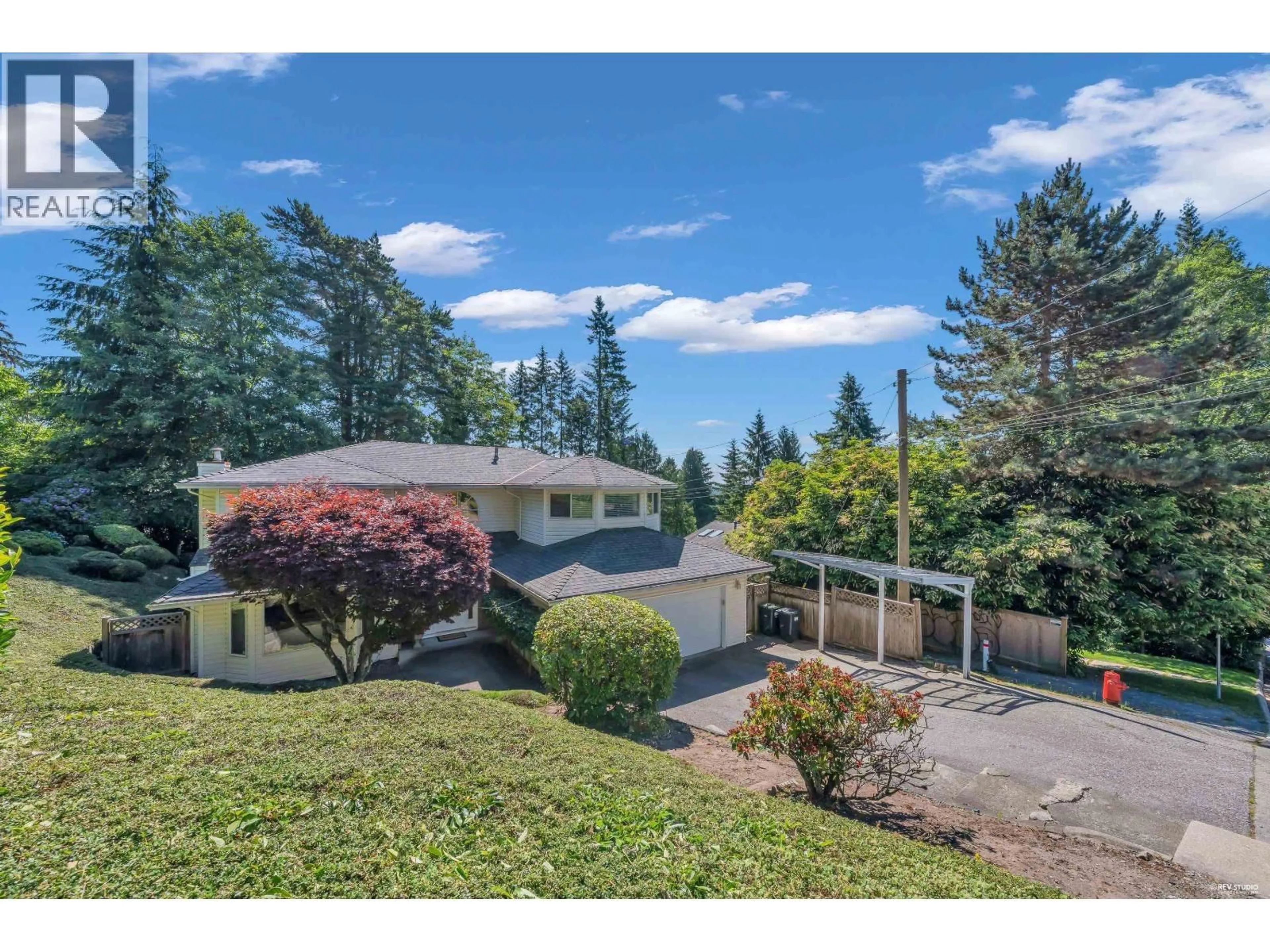A pic from outside/outdoor area/front of a property/back of a property/a pic from drone, mountain view for 3898 FROMME ROAD, North Vancouver British Columbia V7K2G2