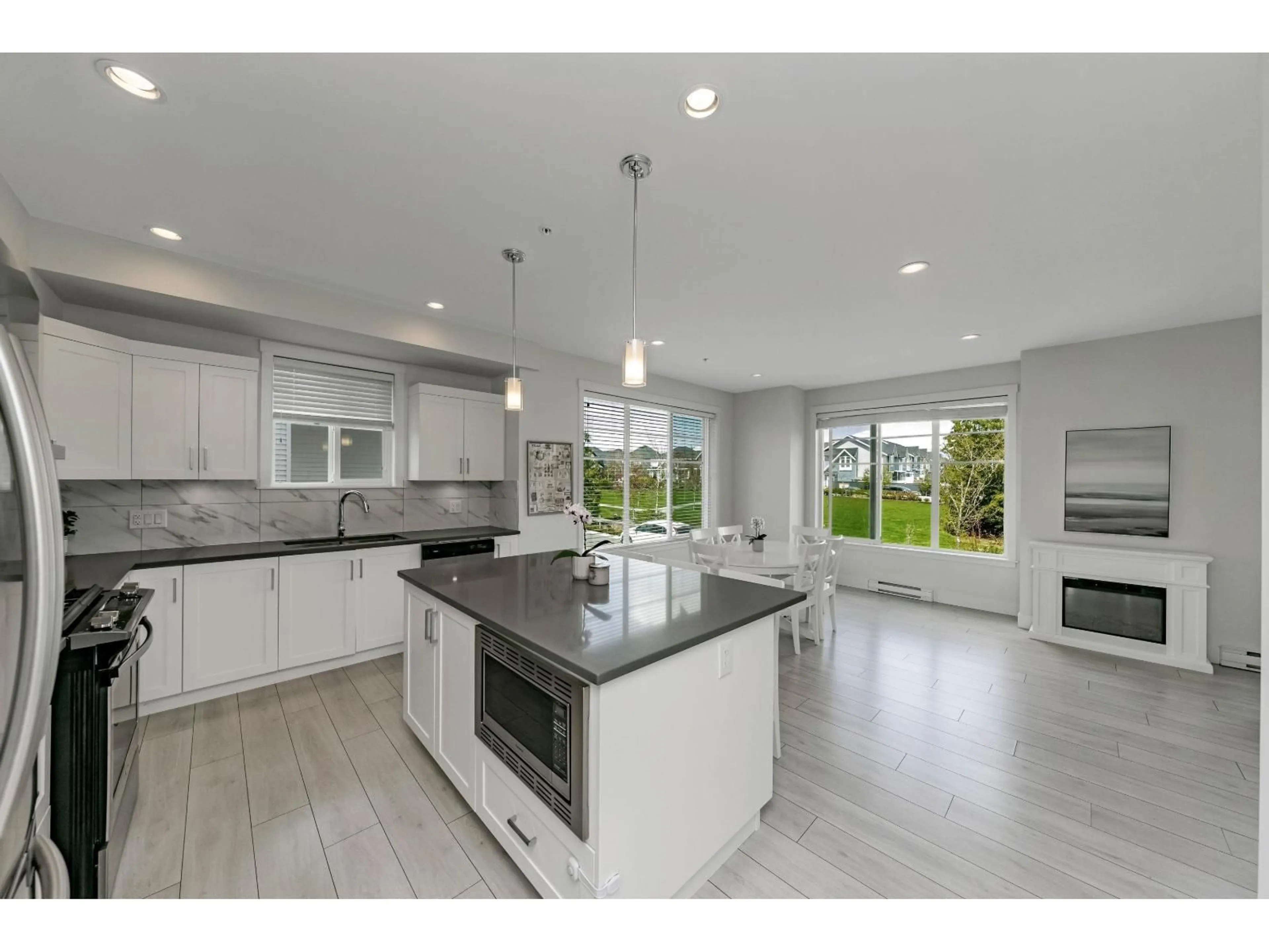 Open concept kitchen, ceramic/tile floor for 28 - 21150 76A AVENUE, Langley British Columbia V2Y0V9