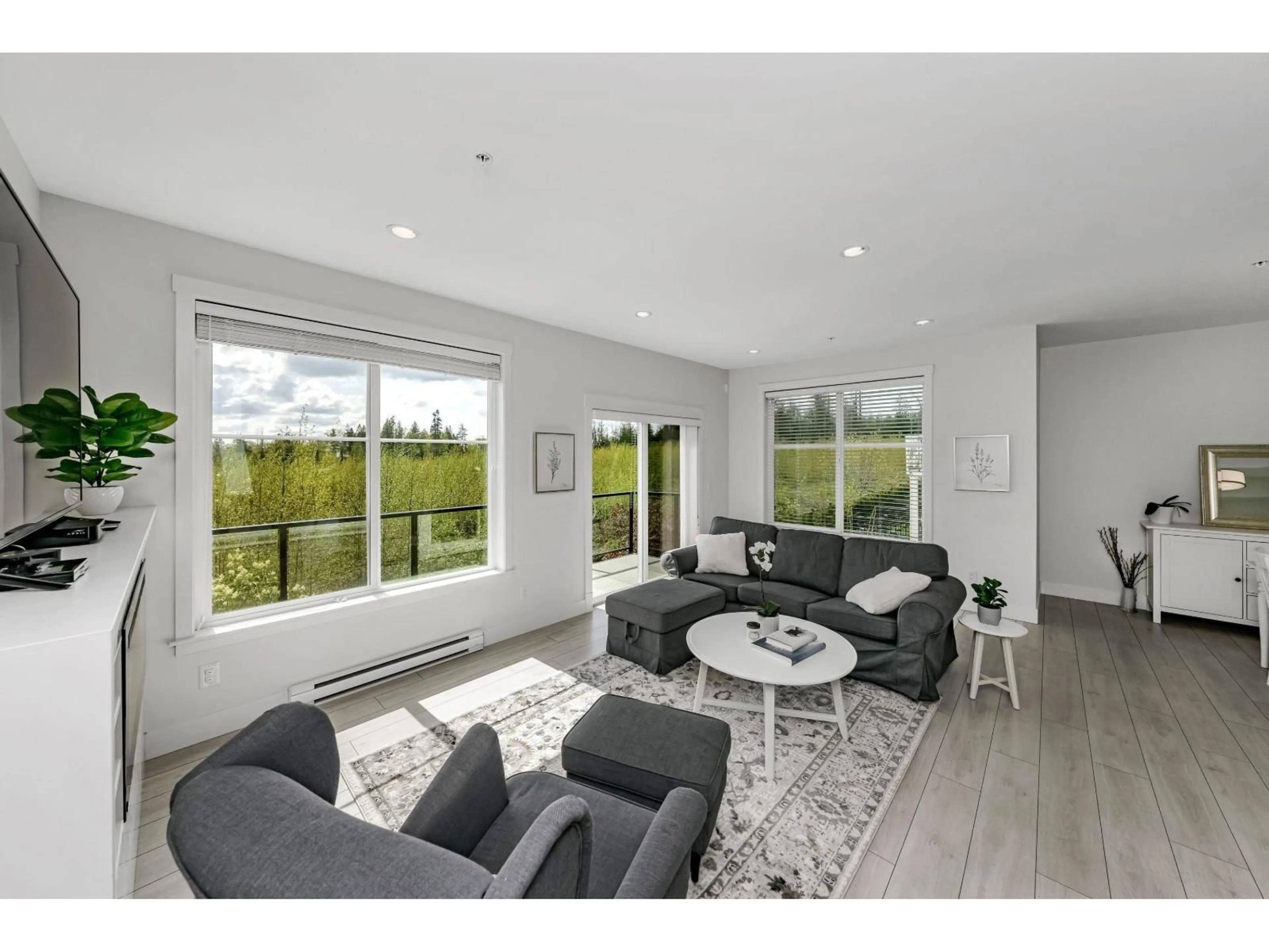 Living room with furniture, unknown for 28 - 21150 76A AVENUE, Langley British Columbia V2Y0V9