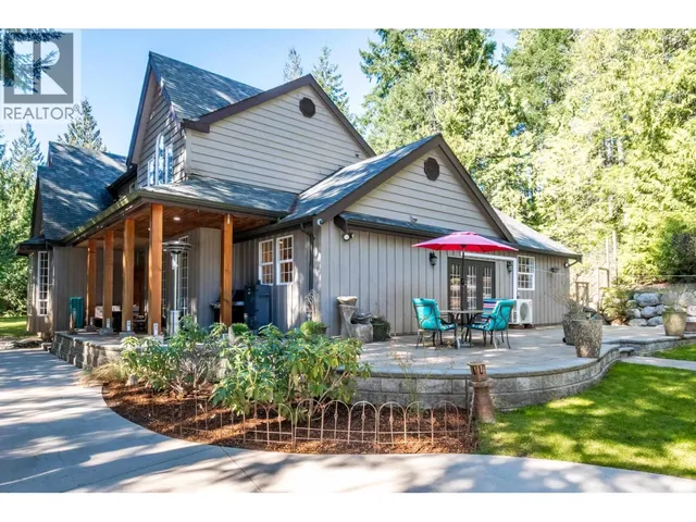 6979 SECHELT INLET ROAD, Sechelt 4