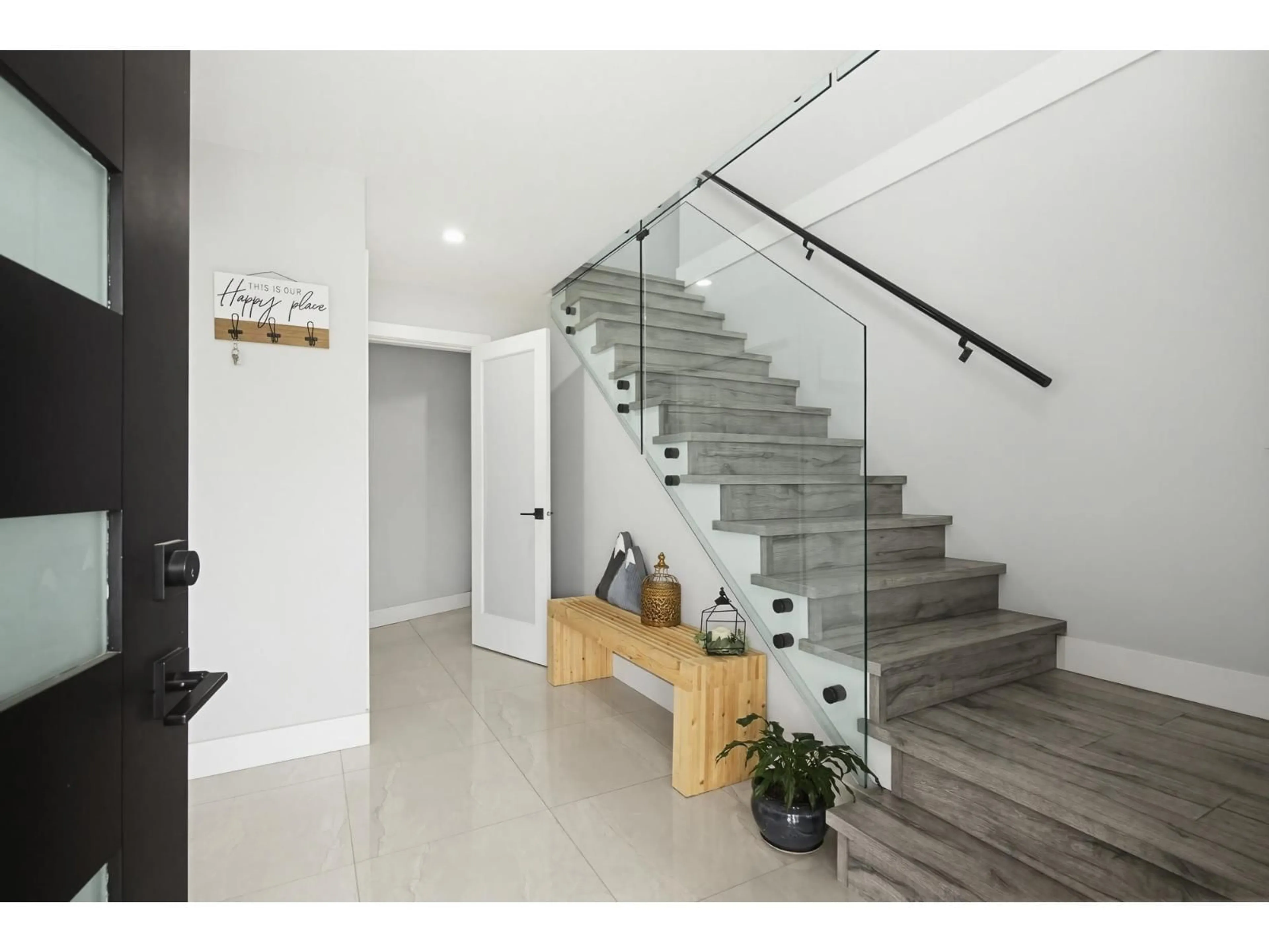 Stairs for 5648 VILLA ROSA PLACE, Chilliwack British Columbia V2R3K6