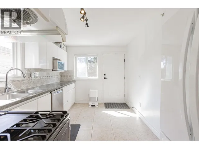 3529 GLADSTONE STREET, Vancouver 4