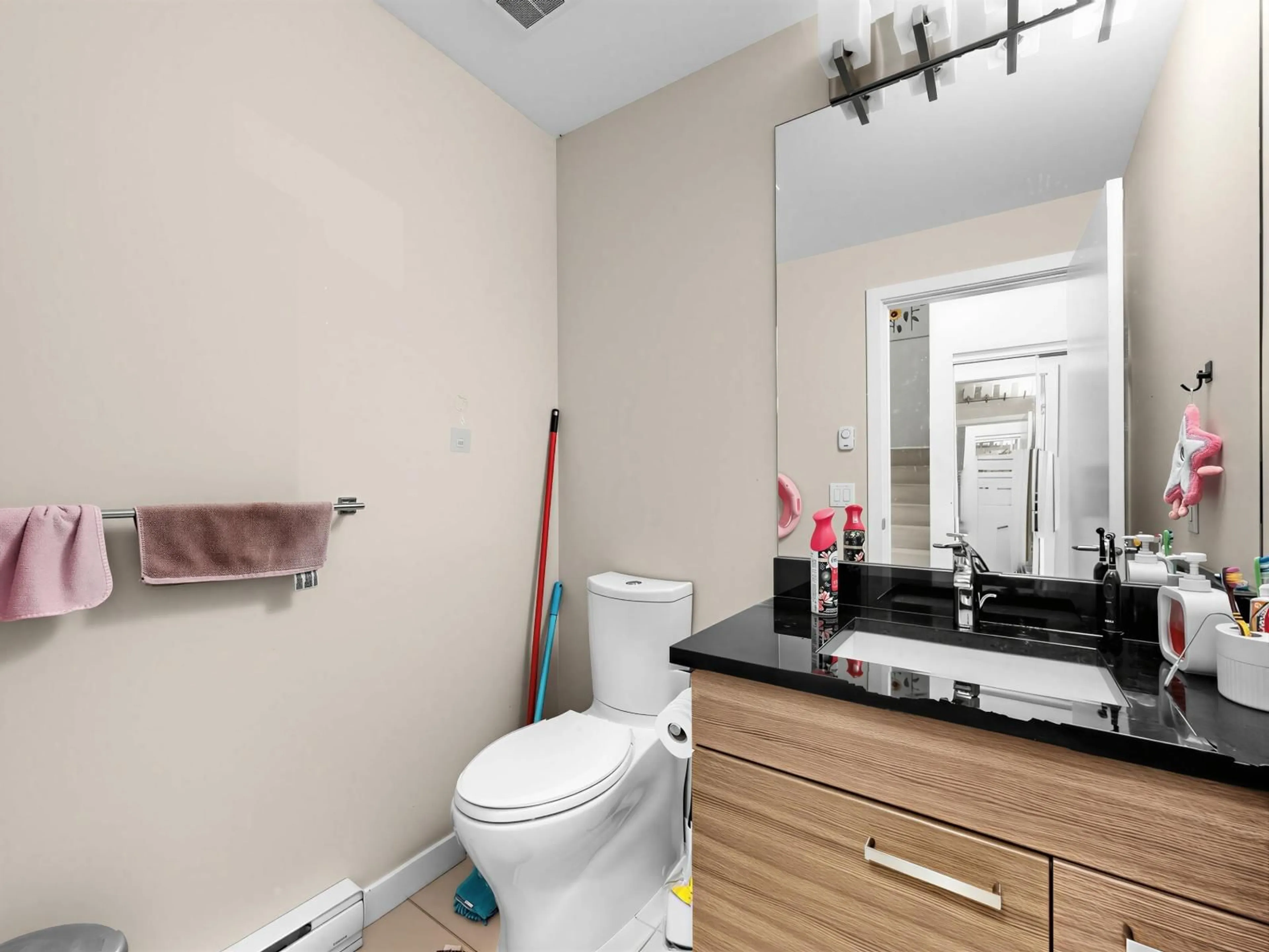 Standard bathroom, unknown for 126 - 13228 OLD YALE ROAD, Surrey British Columbia V3T0K3