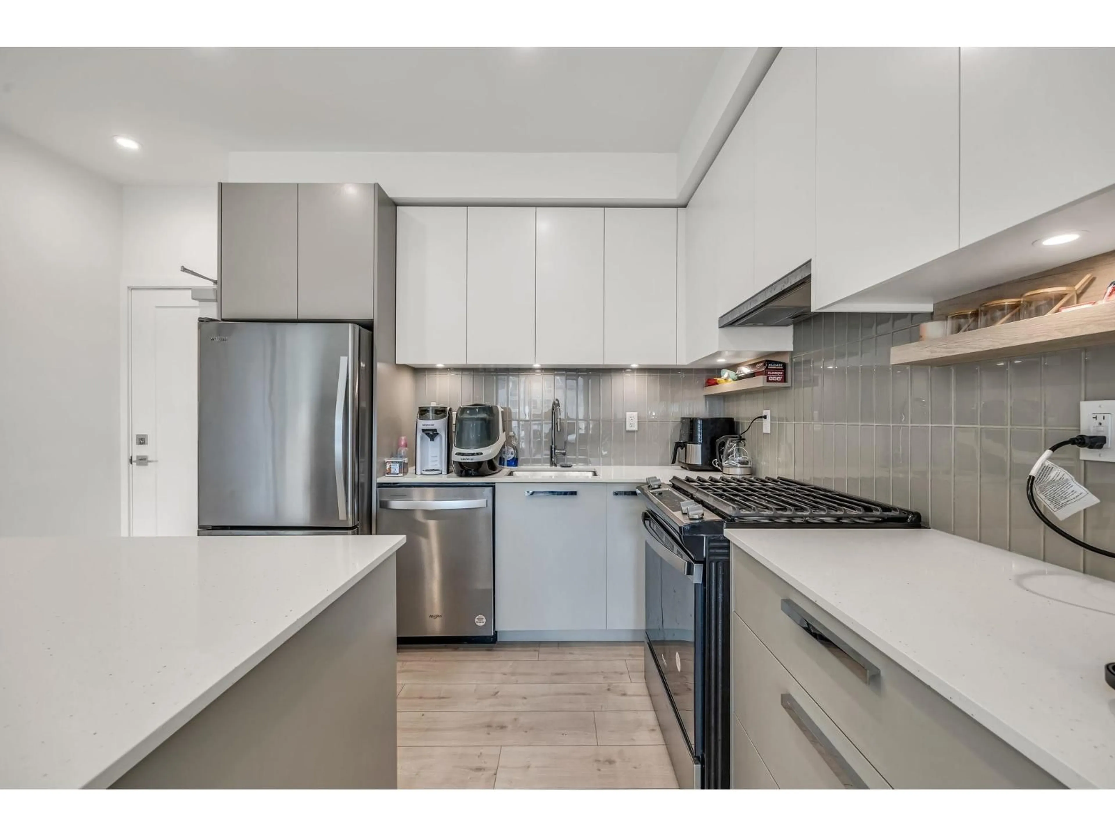 Unknown for 325 - 13788 76 AVENUE, Surrey British Columbia V3W3V9
