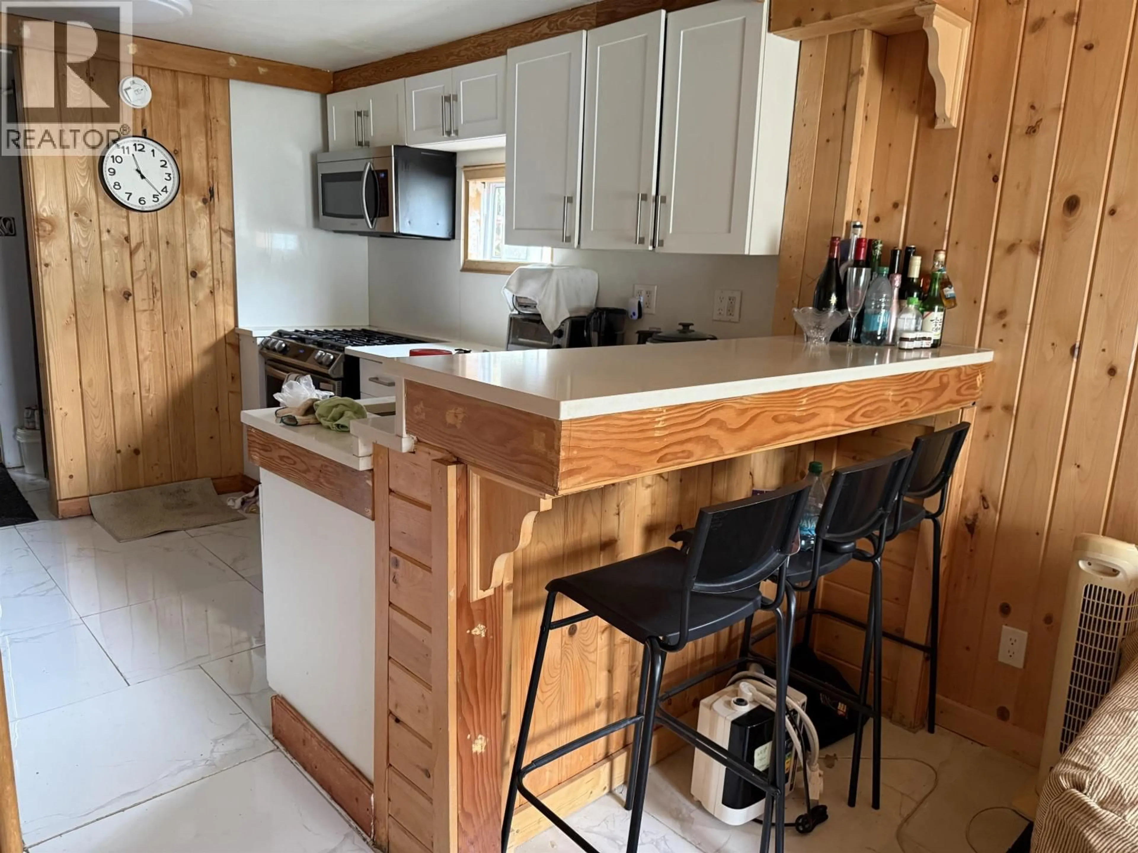 Open concept kitchen, unknown for 341 BUCHANAN AVENUE, New Westminster British Columbia V3L3Z3