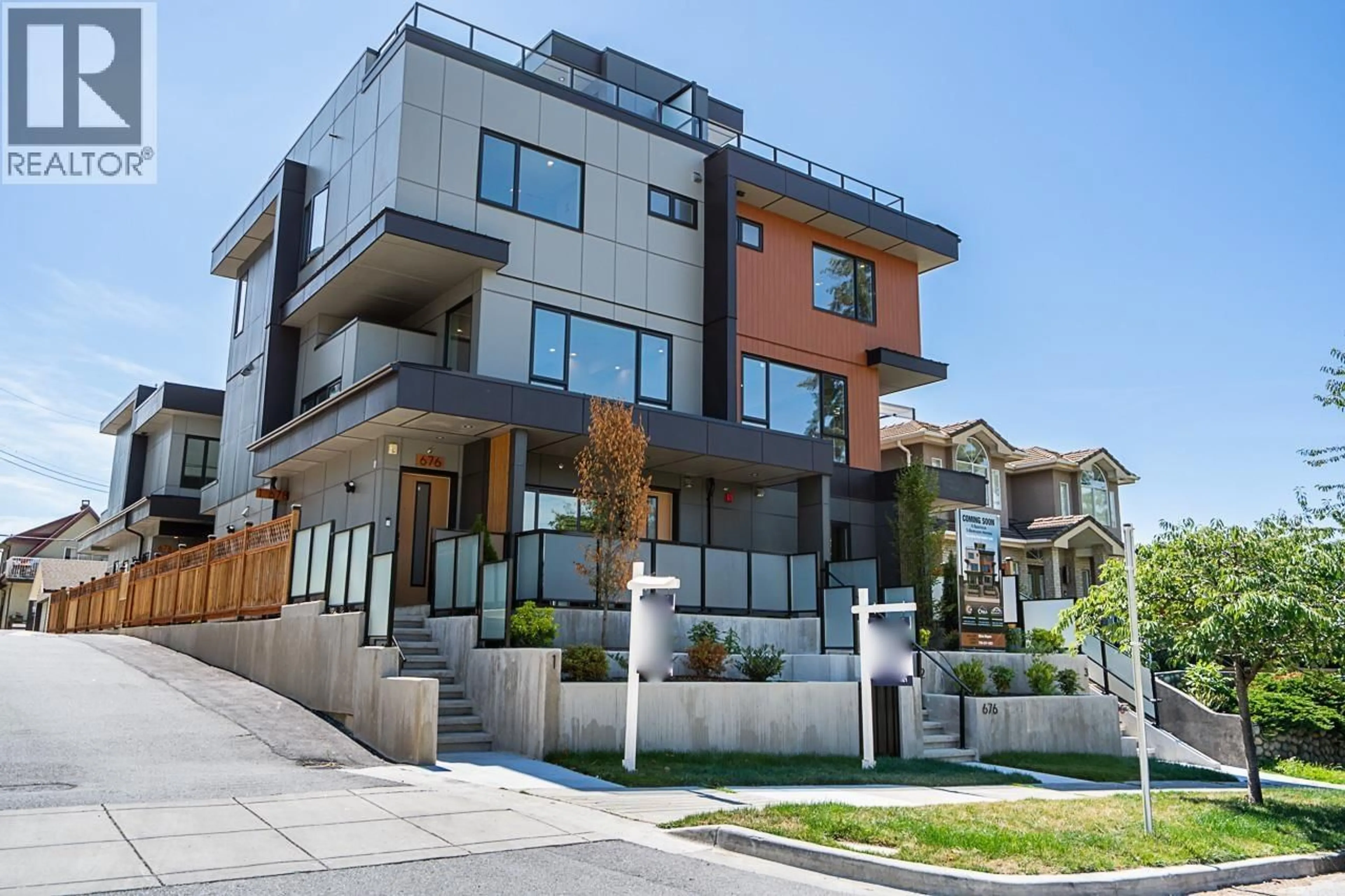 Unknown for 1 - 676 22ND AVENUE, Vancouver British Columbia V5V1V4
